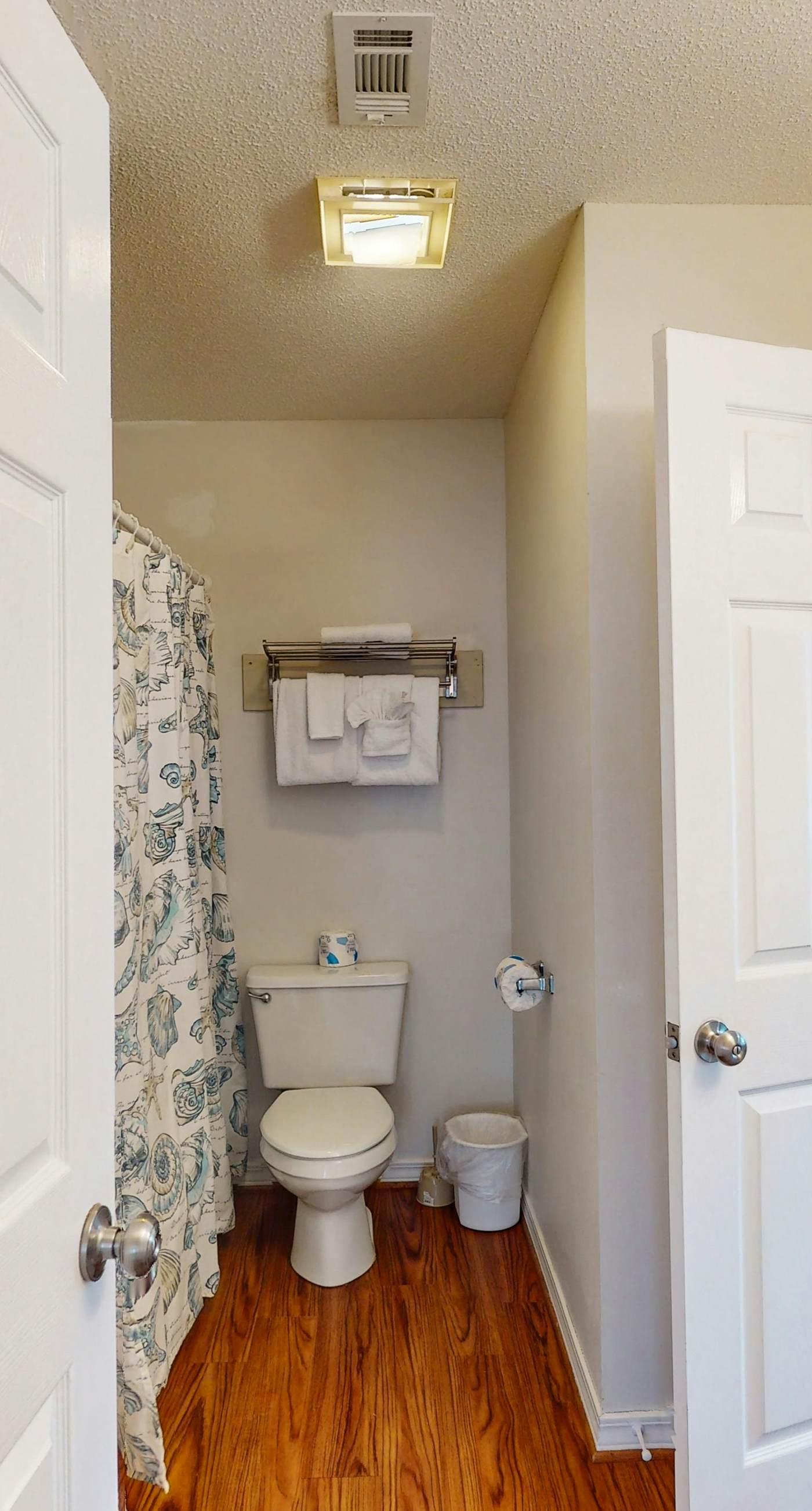 Entire Gulf view duplex with decks, beach access & shared pool, hot tub