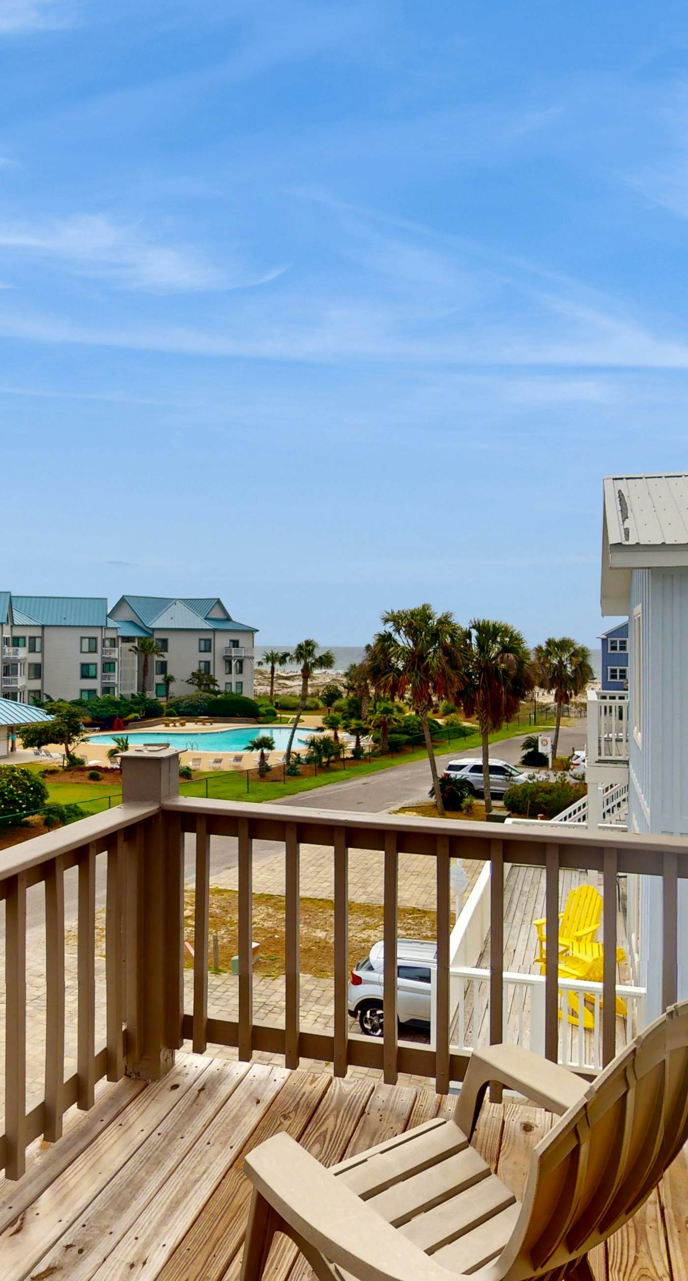 Entire Gulf view duplex with decks, beach access & shared pool, hot tub