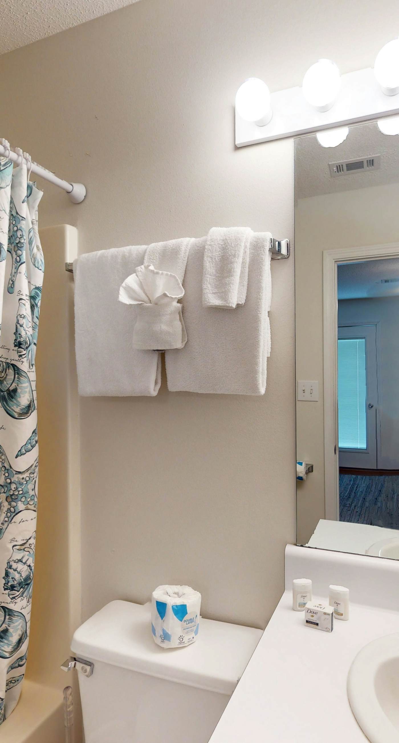 Entire Gulf view duplex with decks, beach access & shared pool, hot tub