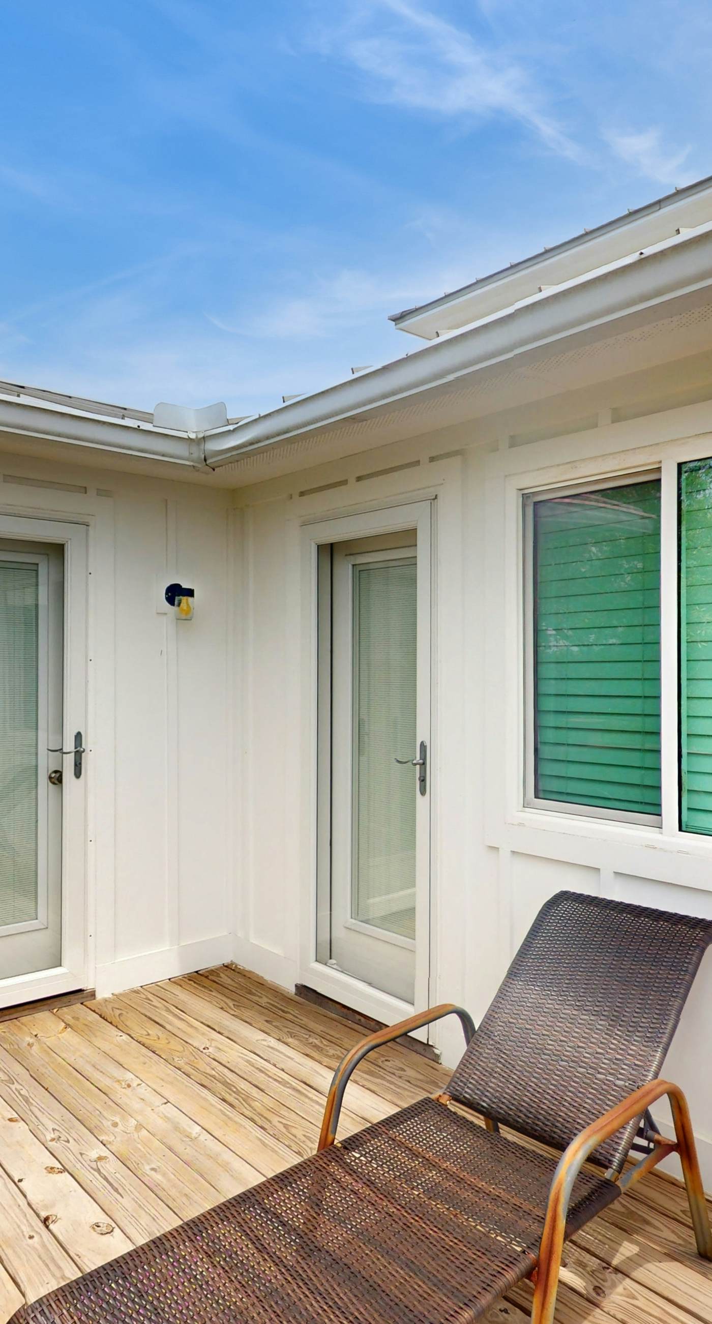 Entire Gulf view duplex with decks, beach access & shared pool, hot tub