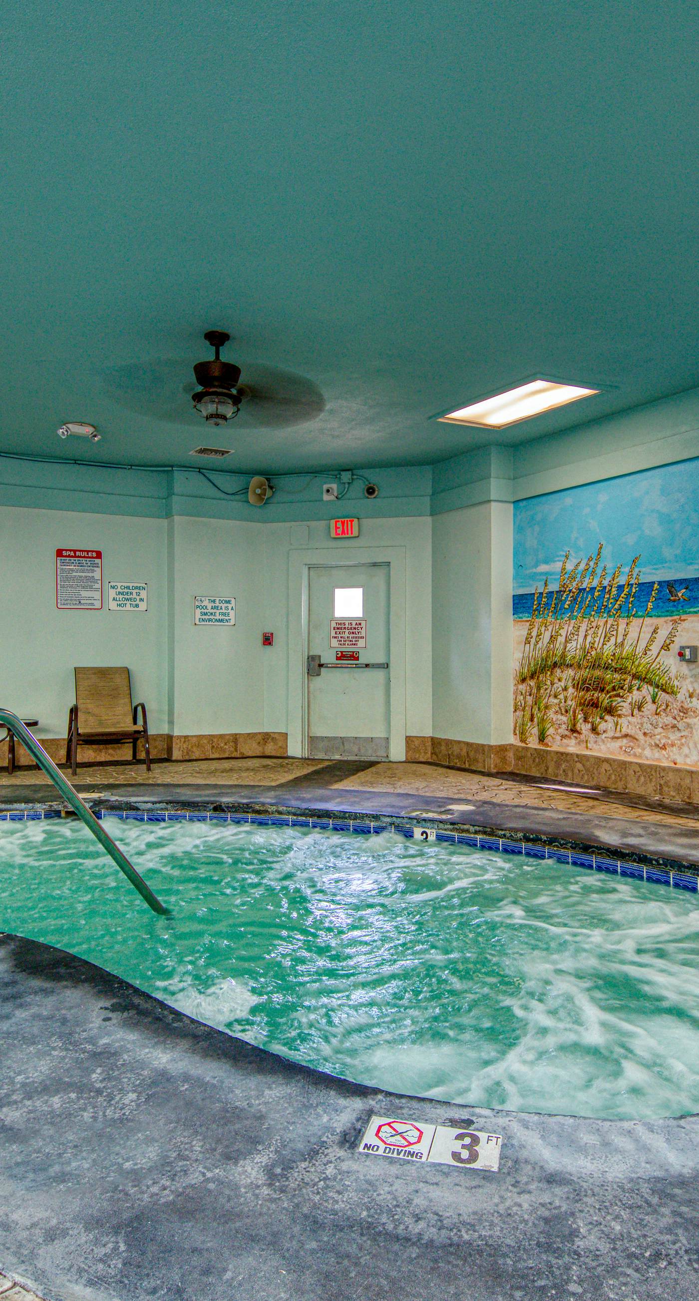 Entire Gulf view duplex with decks, beach access & shared pool, hot tub