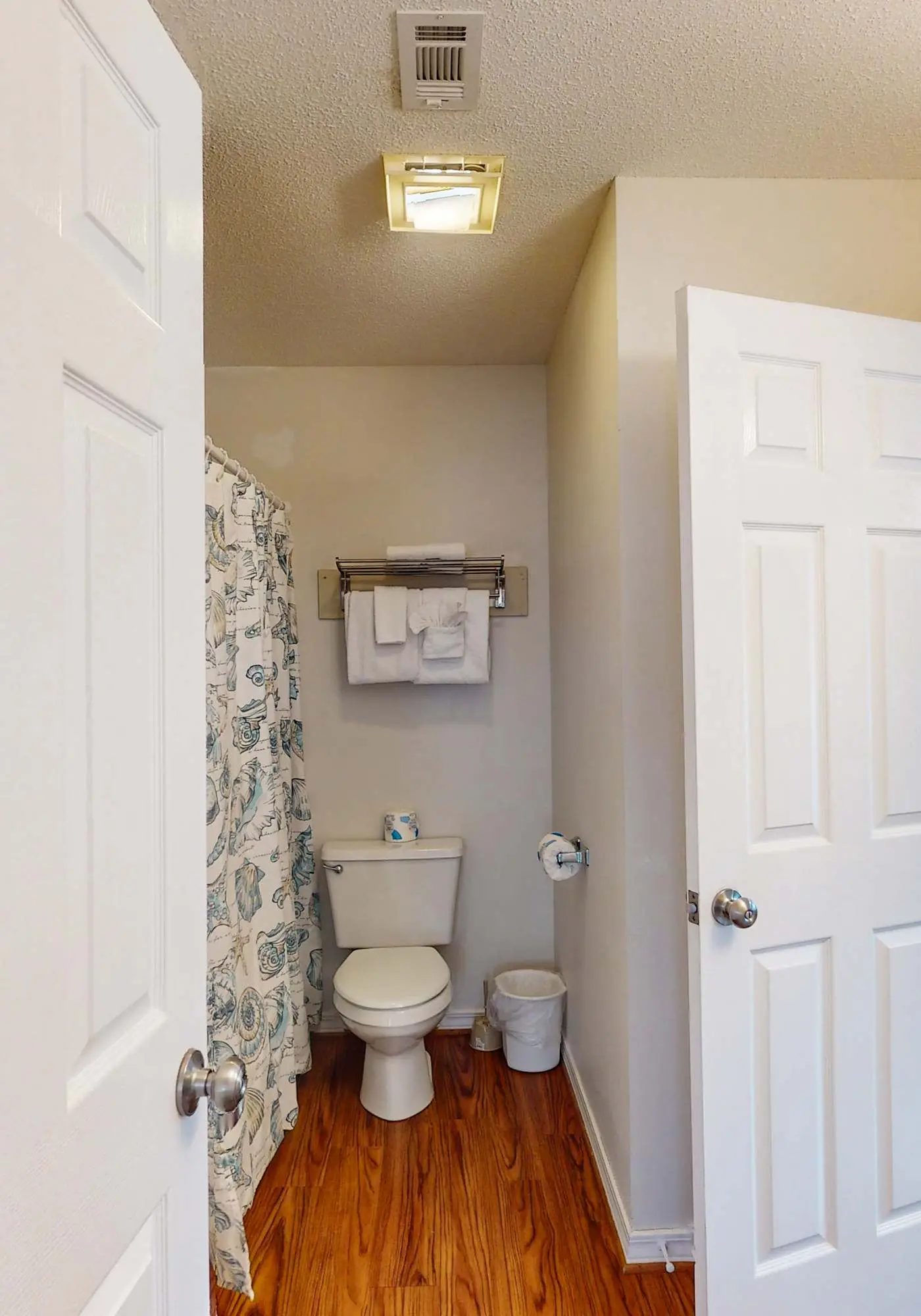 Entire Gulf view duplex with decks, beach access & shared pool, hot tub