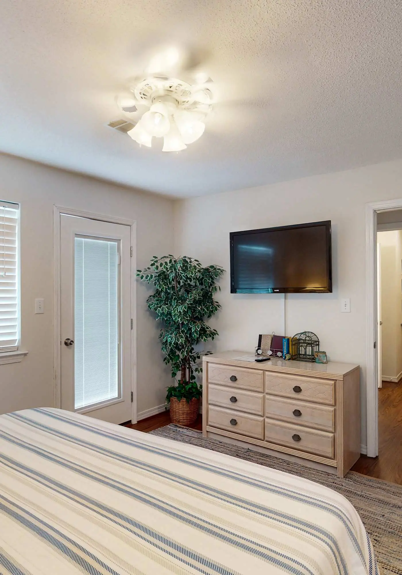 Entire Gulf view duplex with decks, beach access & shared pool, hot tub