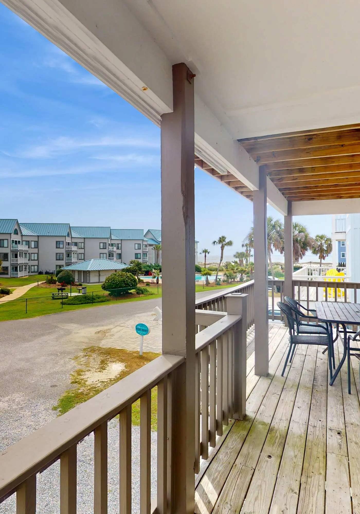 Entire Gulf view duplex with decks, beach access & shared pool, hot tub