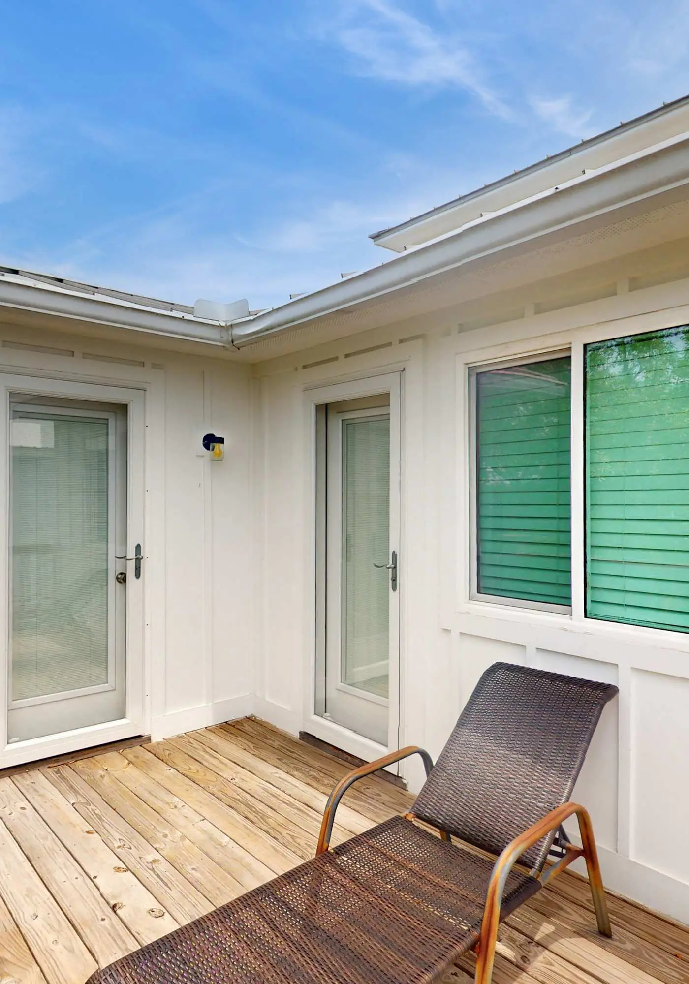 Entire Gulf view duplex with decks, beach access & shared pool, hot tub