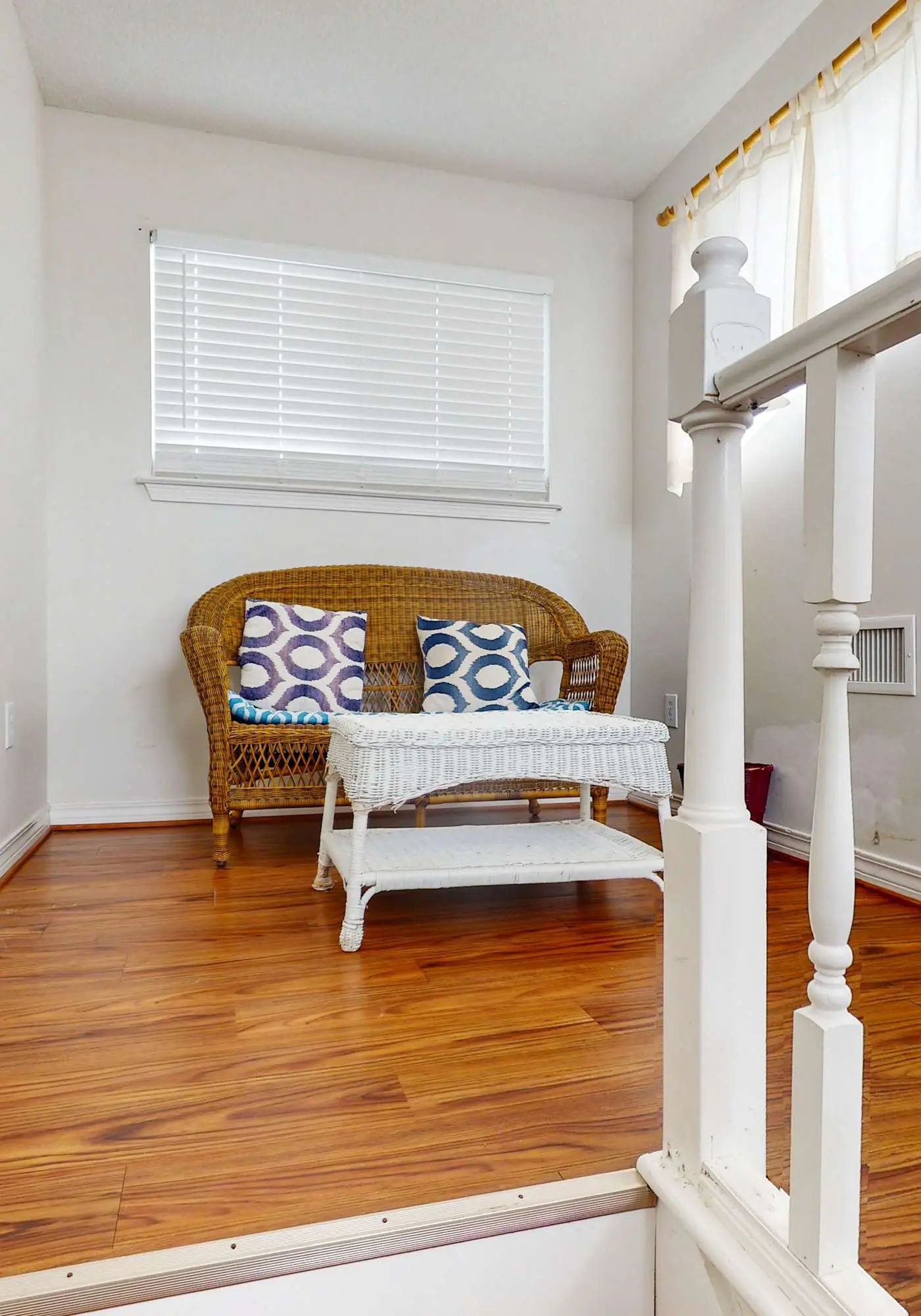 Entire Gulf view duplex with decks, beach access & shared pool, hot tub