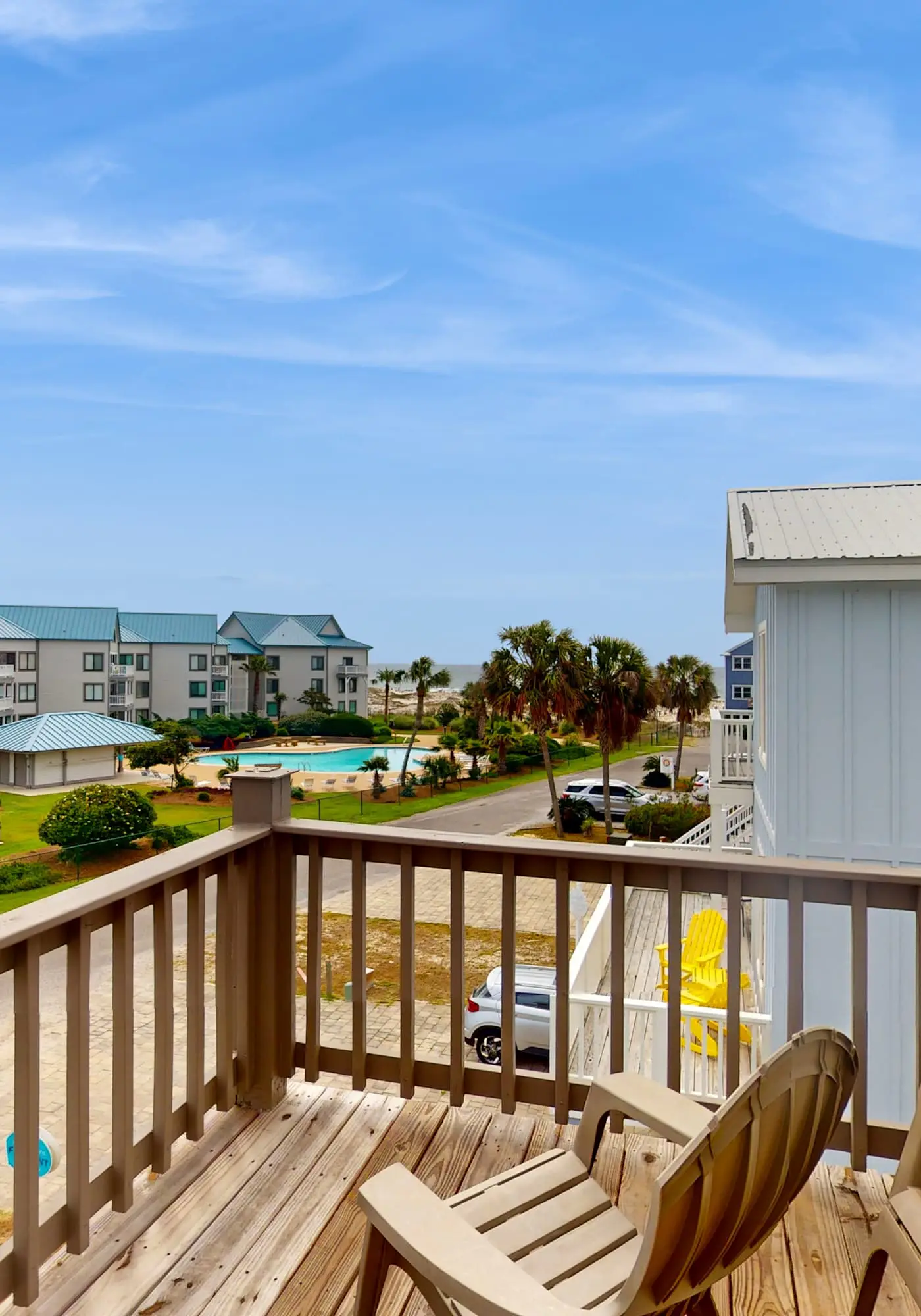 Entire Gulf view duplex with decks, beach access & shared pool, hot tub