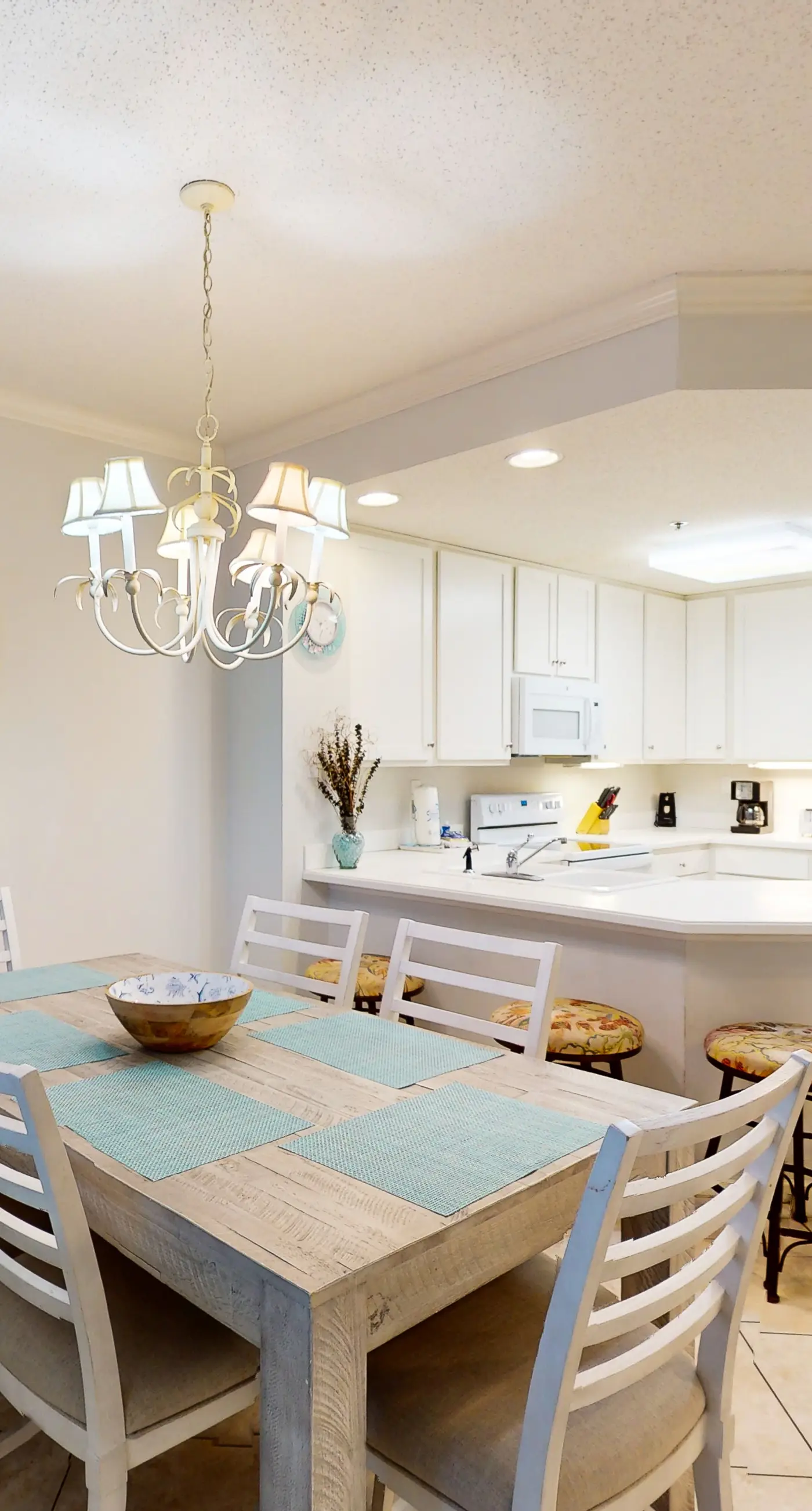 Gulf-front condo w/ beach access, indoor/outdoor pool, & tennis courts