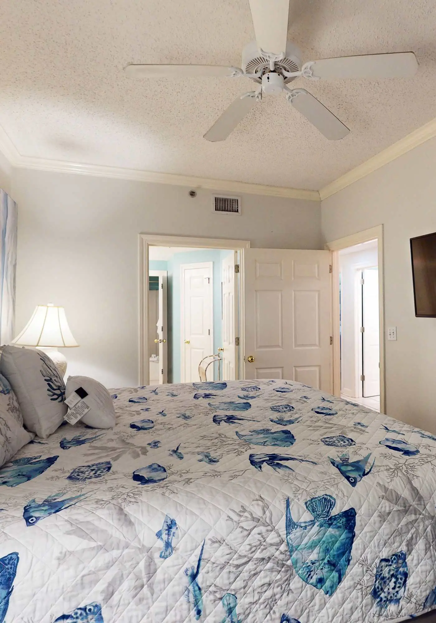 Gulf-front condo w/ beach access, indoor/outdoor pool, & tennis courts