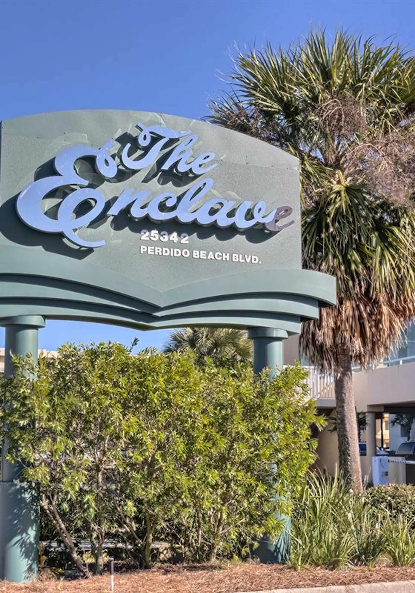 Gulf-front condo w/ beach access, indoor/outdoor pool, & tennis courts