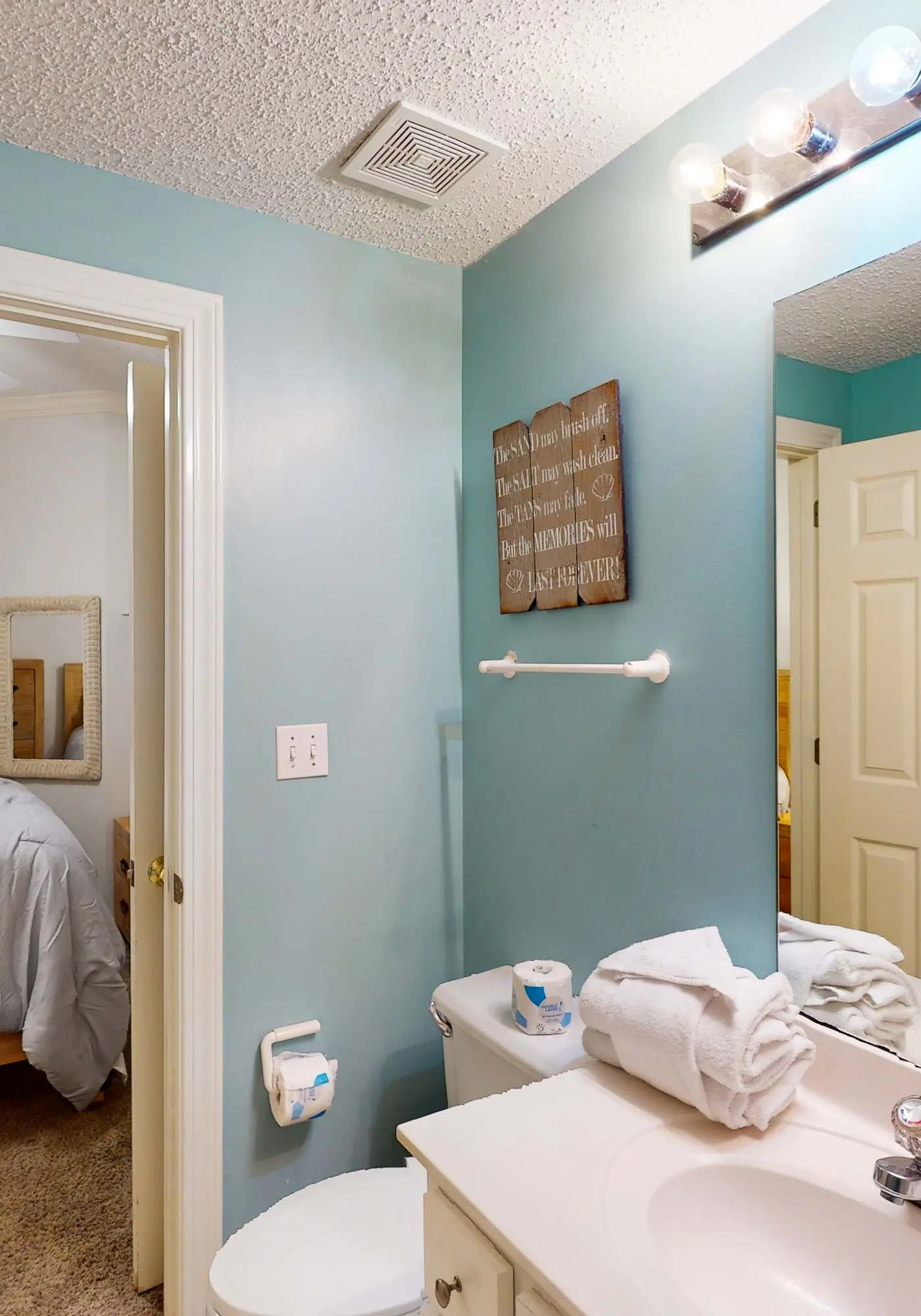 Gulf-front condo w/ beach access, indoor/outdoor pool, & tennis courts