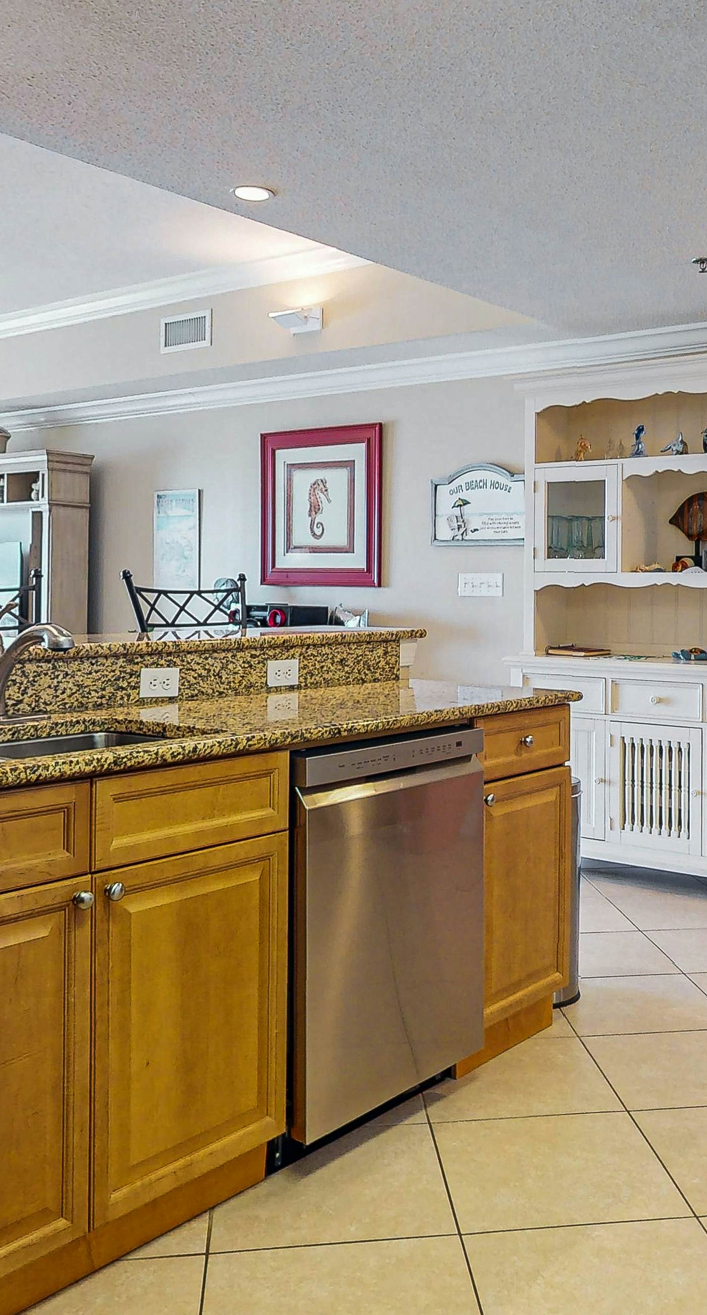 Spacious condo with Gulf-front views & access to pools, hot tub, gym