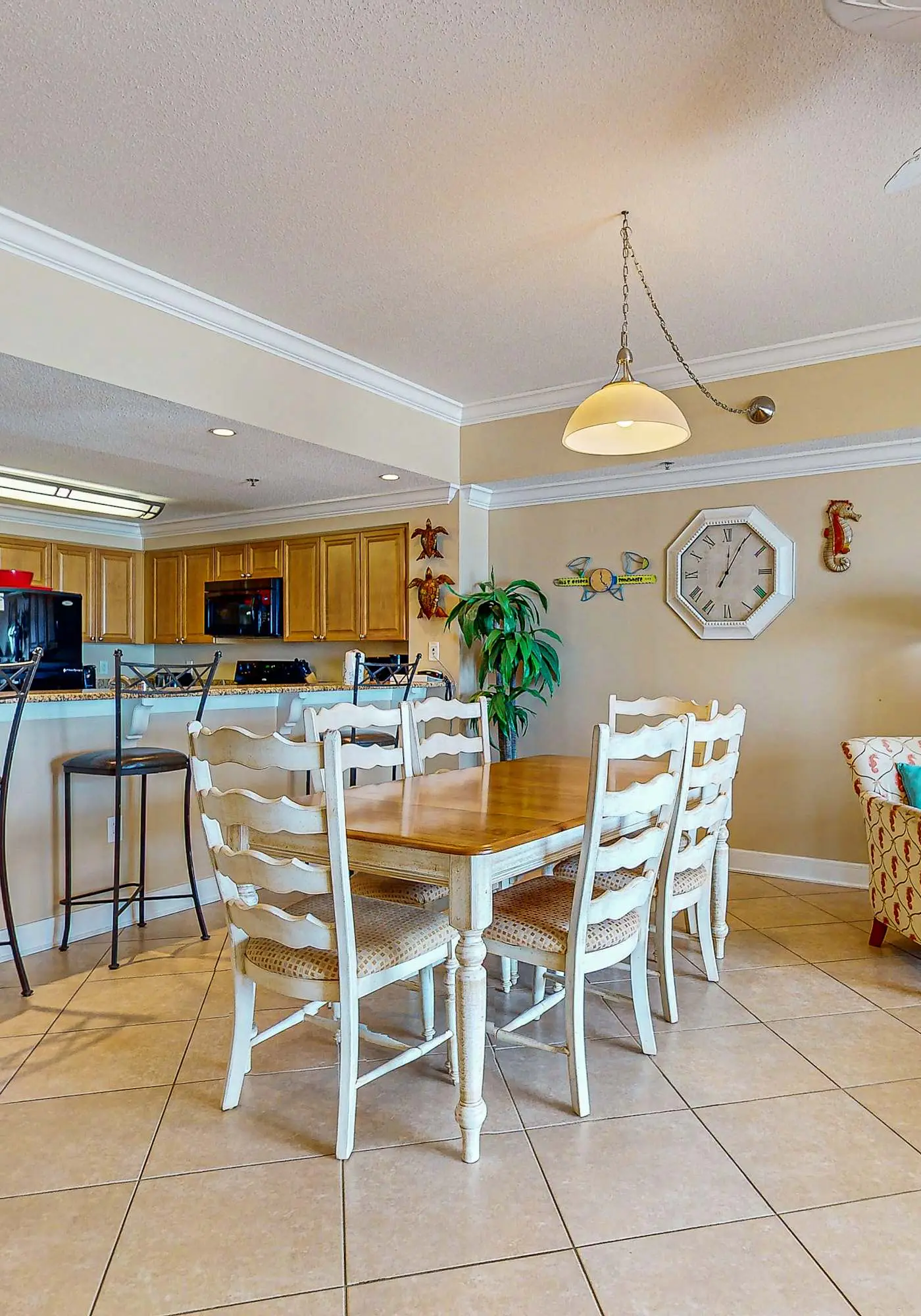 Spacious condo with Gulf-front views & access to pools, hot tub, gym