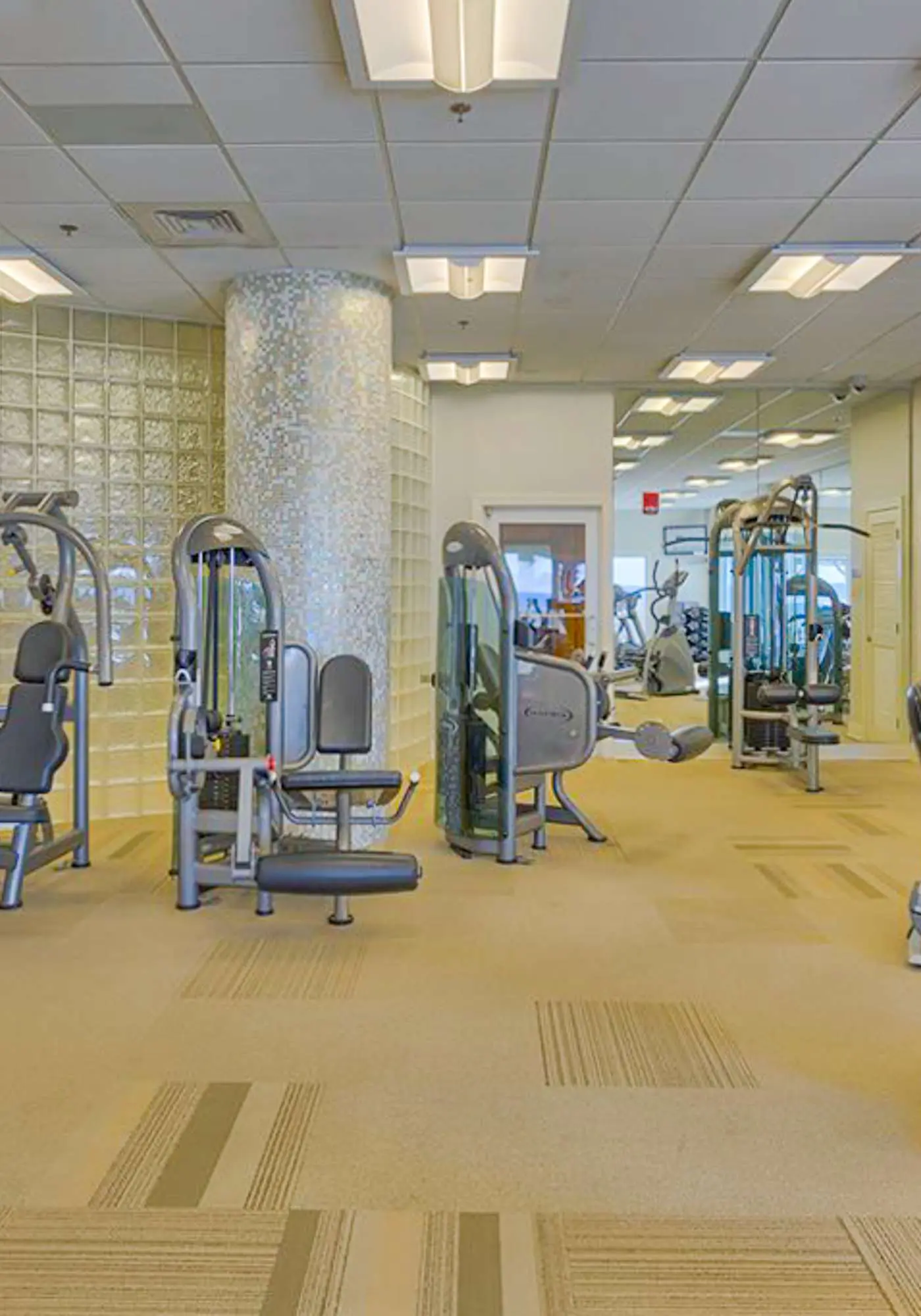 Spacious condo with Gulf-front views & access to pools, hot tub, gym