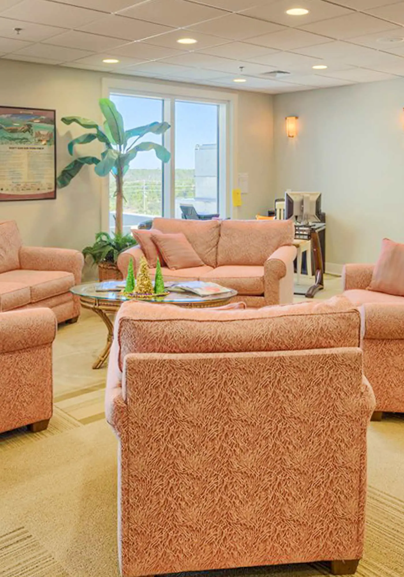 Spacious condo with Gulf-front views & access to pools, hot tub, gym