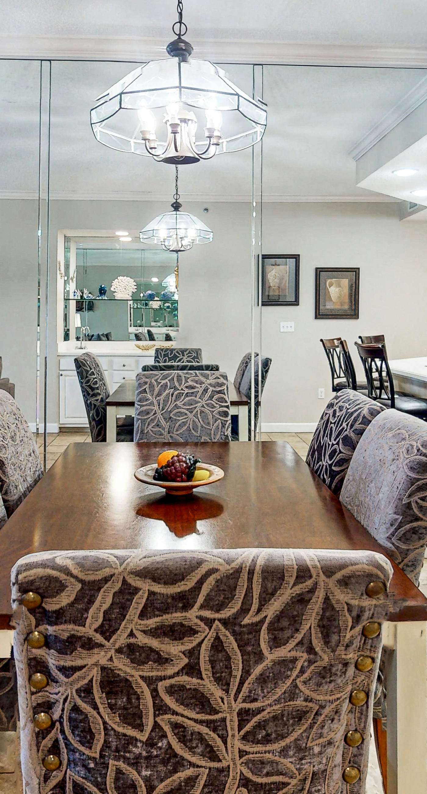 Beachfront condo overlooking the Gulf w/ balcony & indoor/outdoor pools