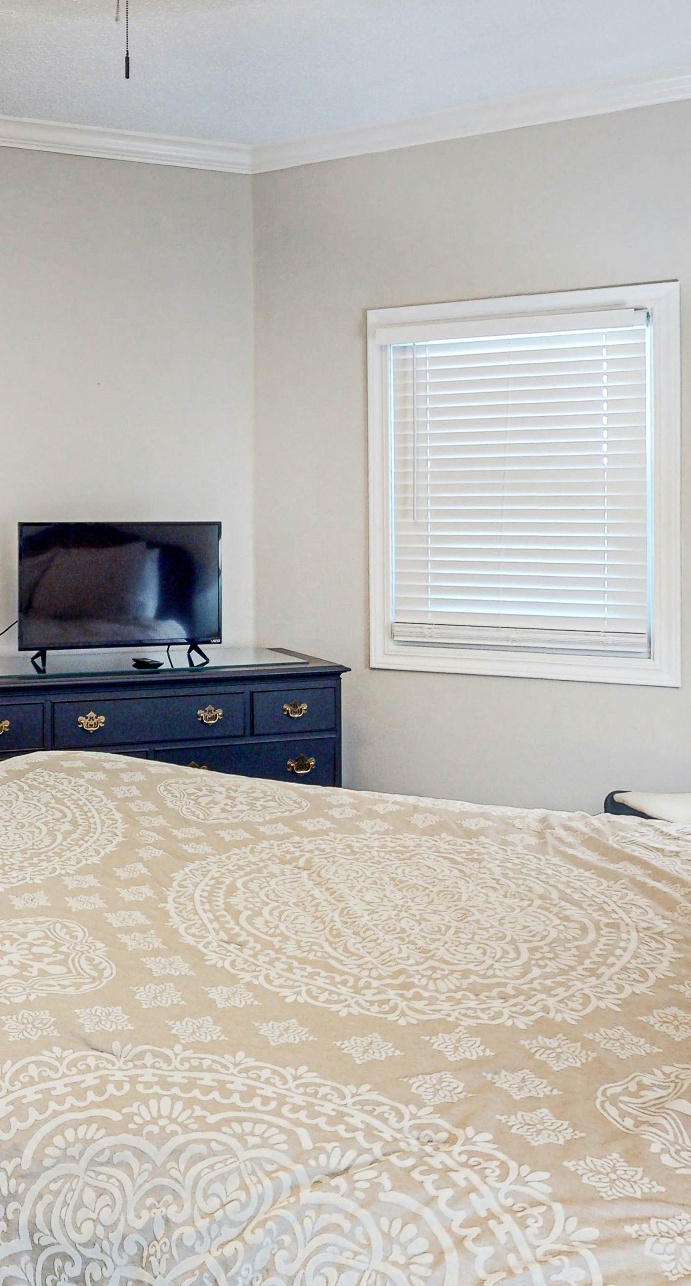 Beachfront condo overlooking the Gulf w/ balcony & indoor/outdoor pools