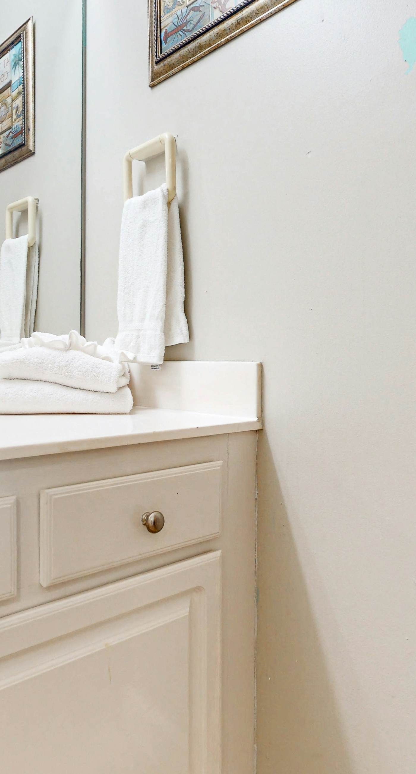 Beachfront condo overlooking the Gulf w/ balcony & indoor/outdoor pools