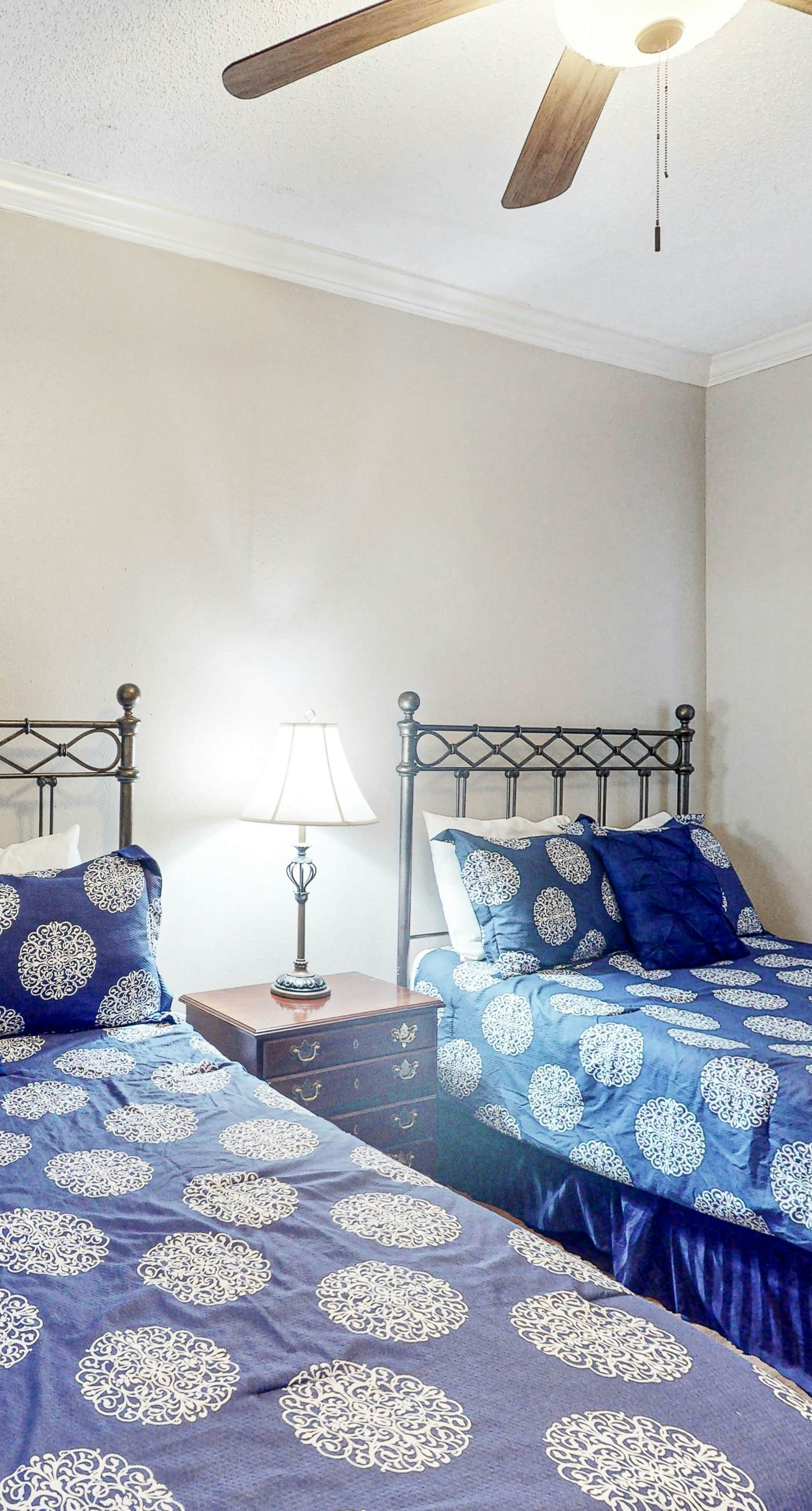 Beachfront condo overlooking the Gulf w/ balcony & indoor/outdoor pools