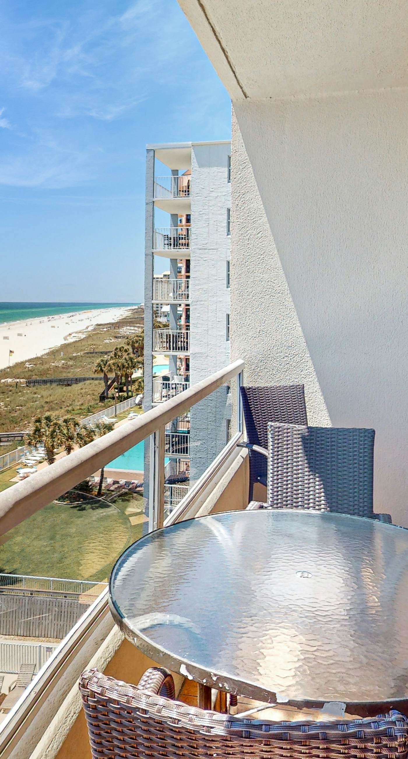 Beachfront condo overlooking the Gulf w/ balcony & indoor/outdoor pools