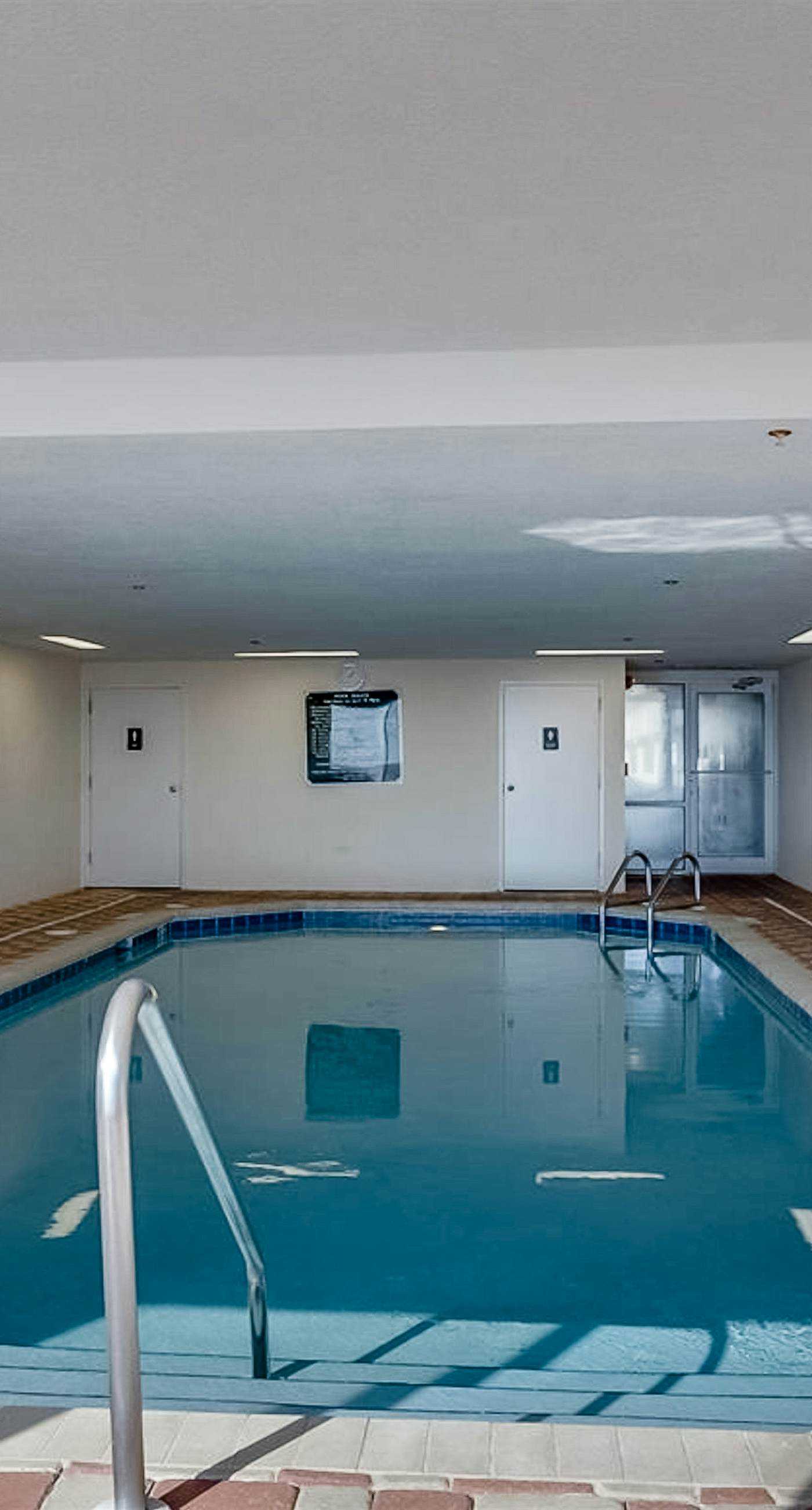 Beachfront condo overlooking the Gulf w/ balcony & indoor/outdoor pools