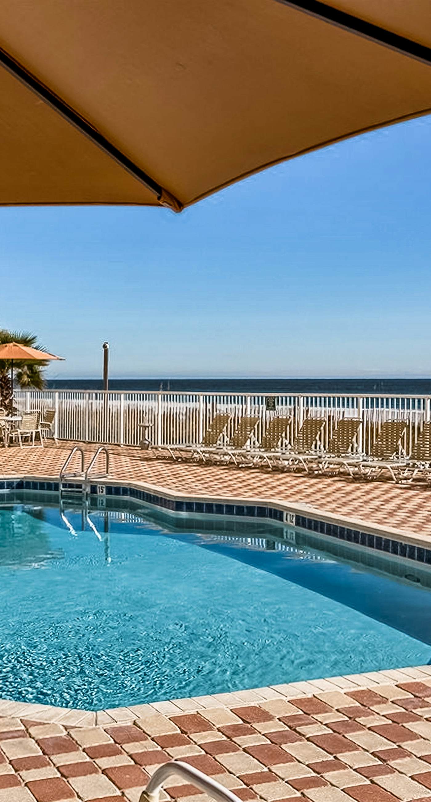 Beachfront condo overlooking the Gulf w/ balcony & indoor/outdoor pools