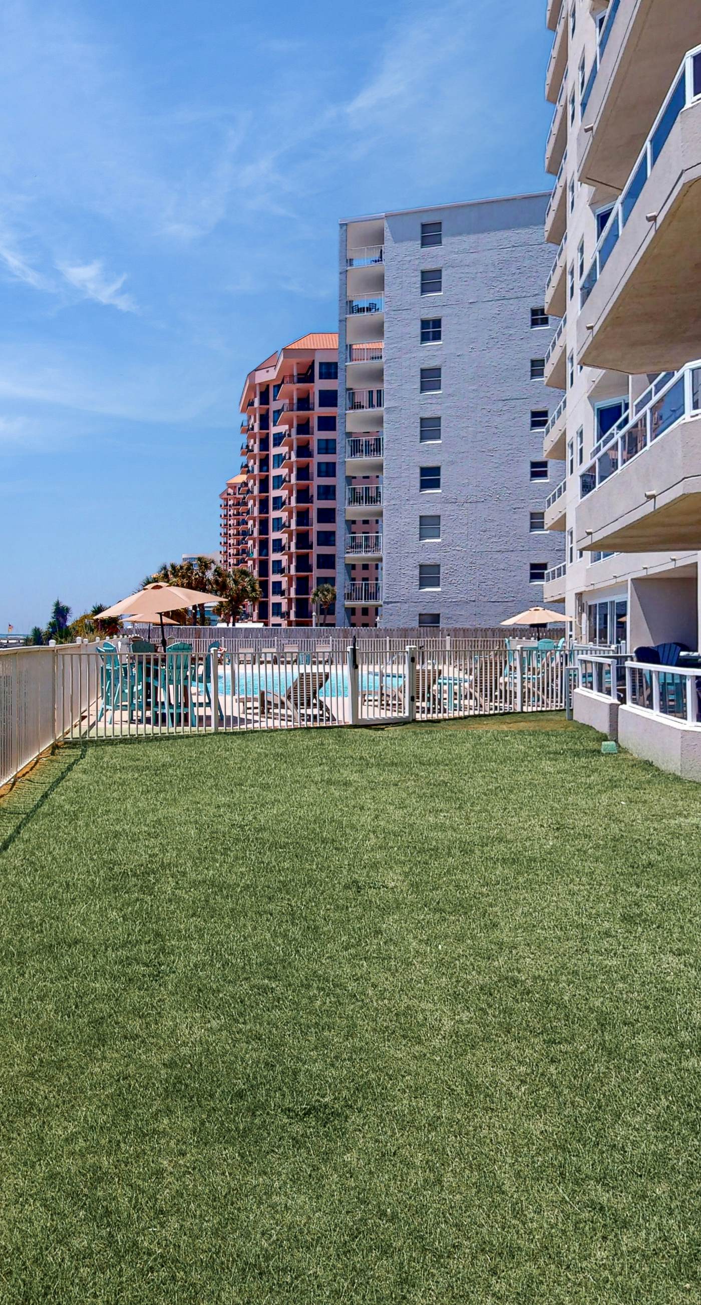Beachfront condo overlooking the Gulf w/ balcony & indoor/outdoor pools