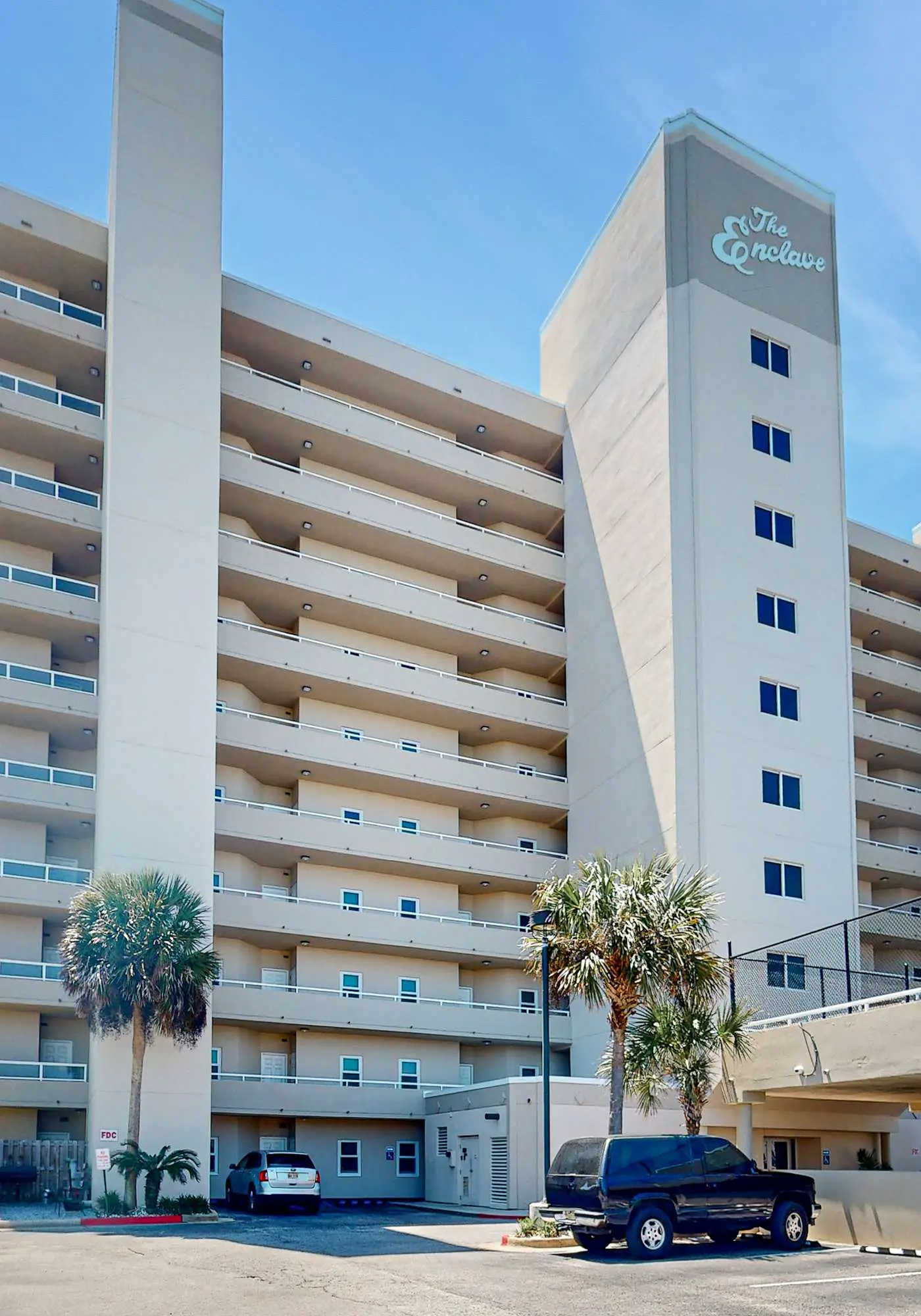 Beachfront condo overlooking the Gulf w/ balcony & indoor/outdoor pools