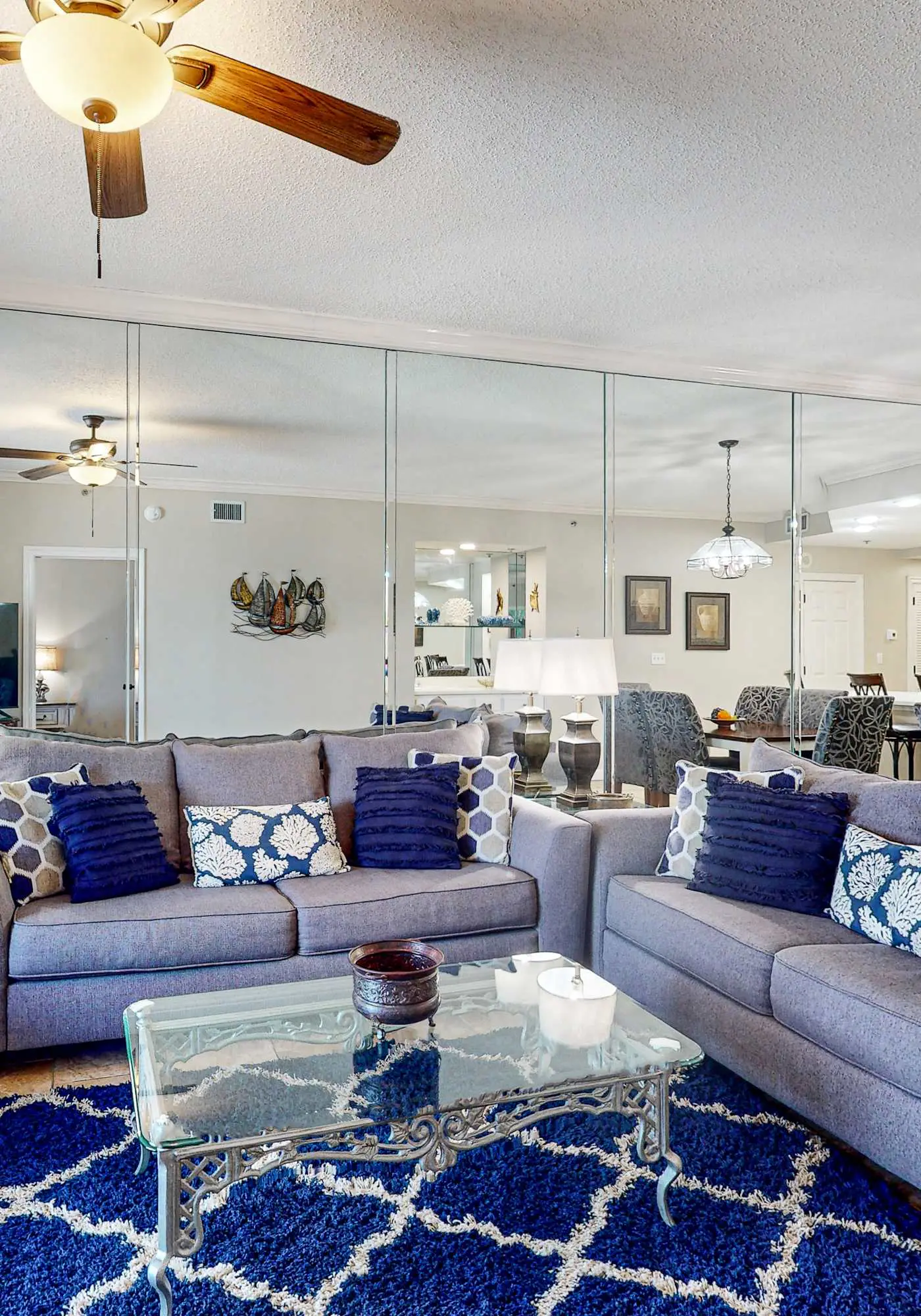 Beachfront condo overlooking the Gulf w/ balcony & indoor/outdoor pools