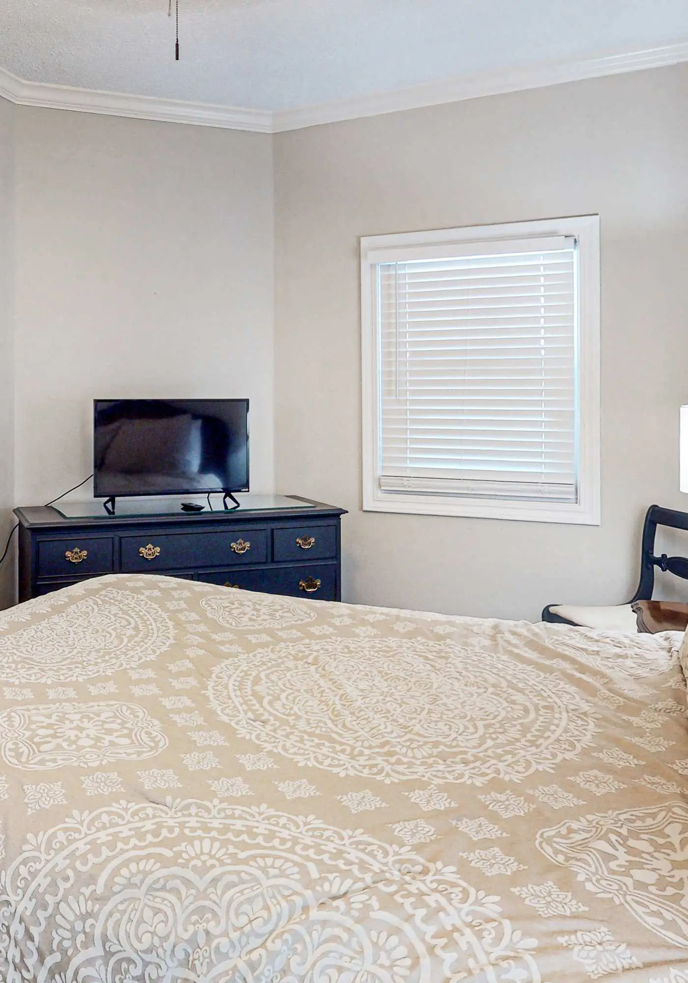 Beachfront condo overlooking the Gulf w/ balcony & indoor/outdoor pools