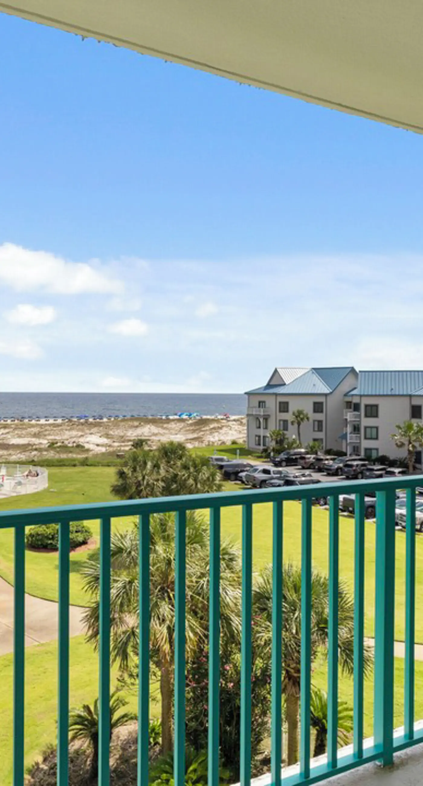 Waterview condo with shared pool, panoramic balcony views, and WIFI