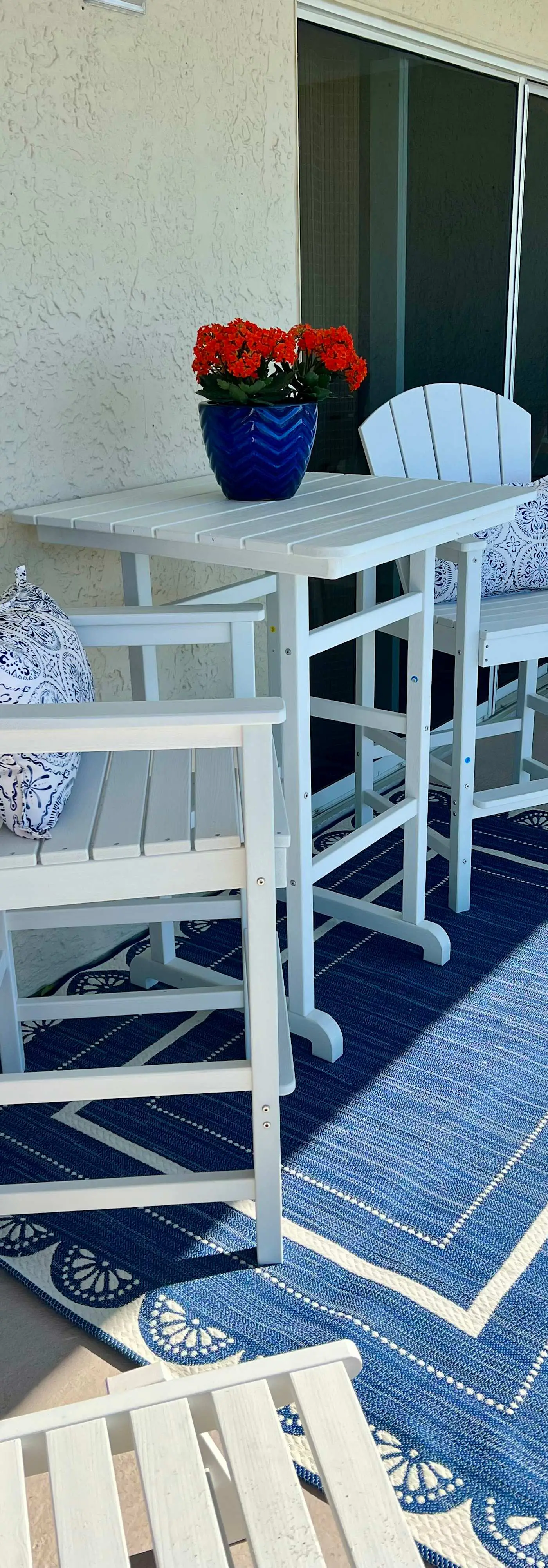 Waterview condo with shared pool, panoramic balcony views, and WIFI