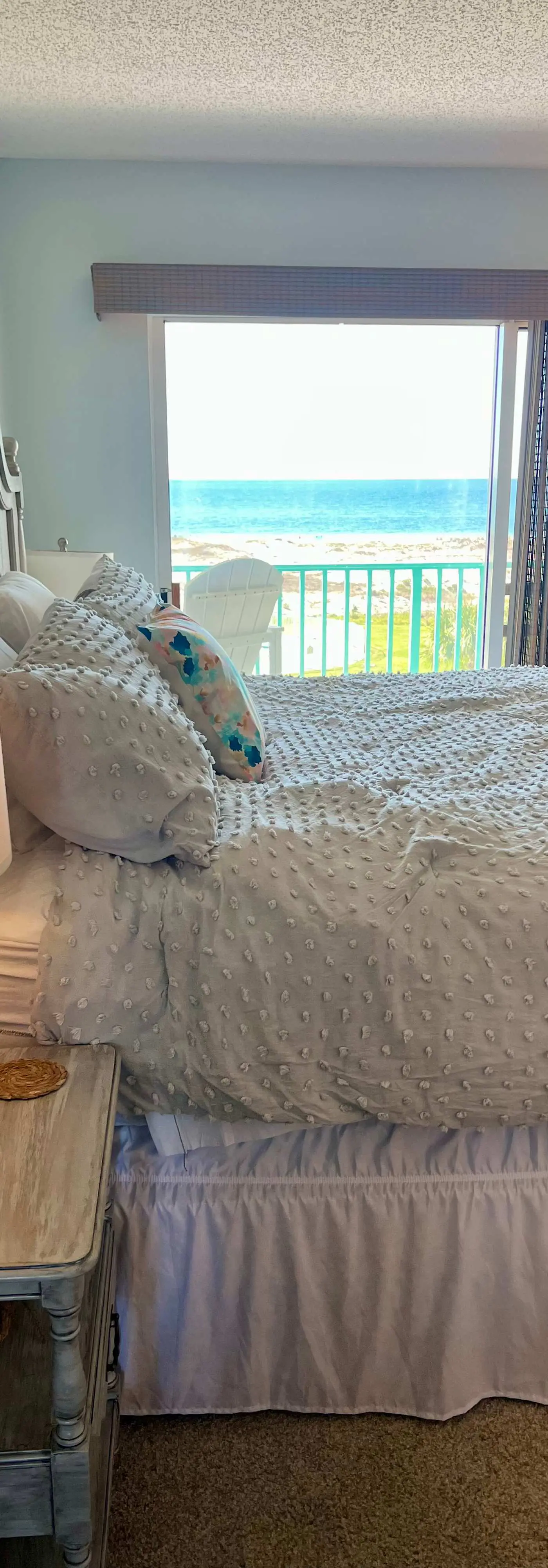 Waterview condo with shared pool, panoramic balcony views, and WIFI