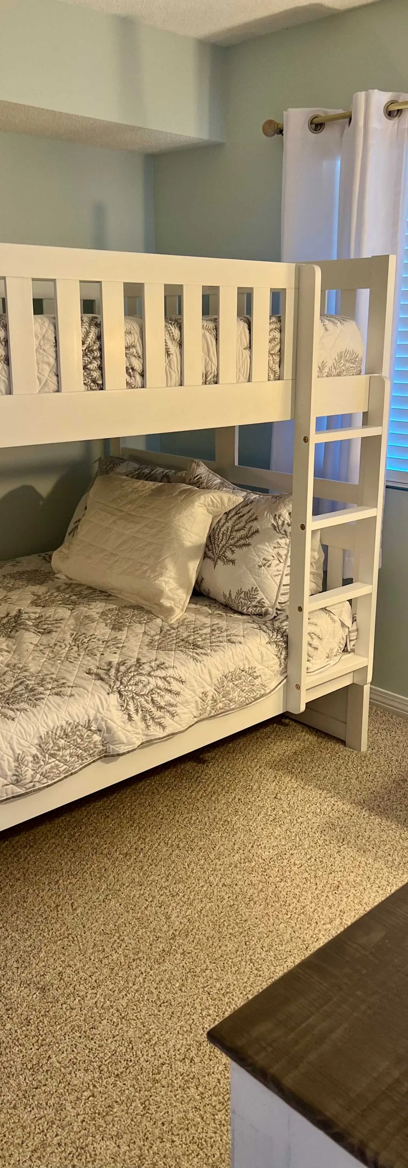 Waterview condo with shared pool, panoramic balcony views, and WIFI