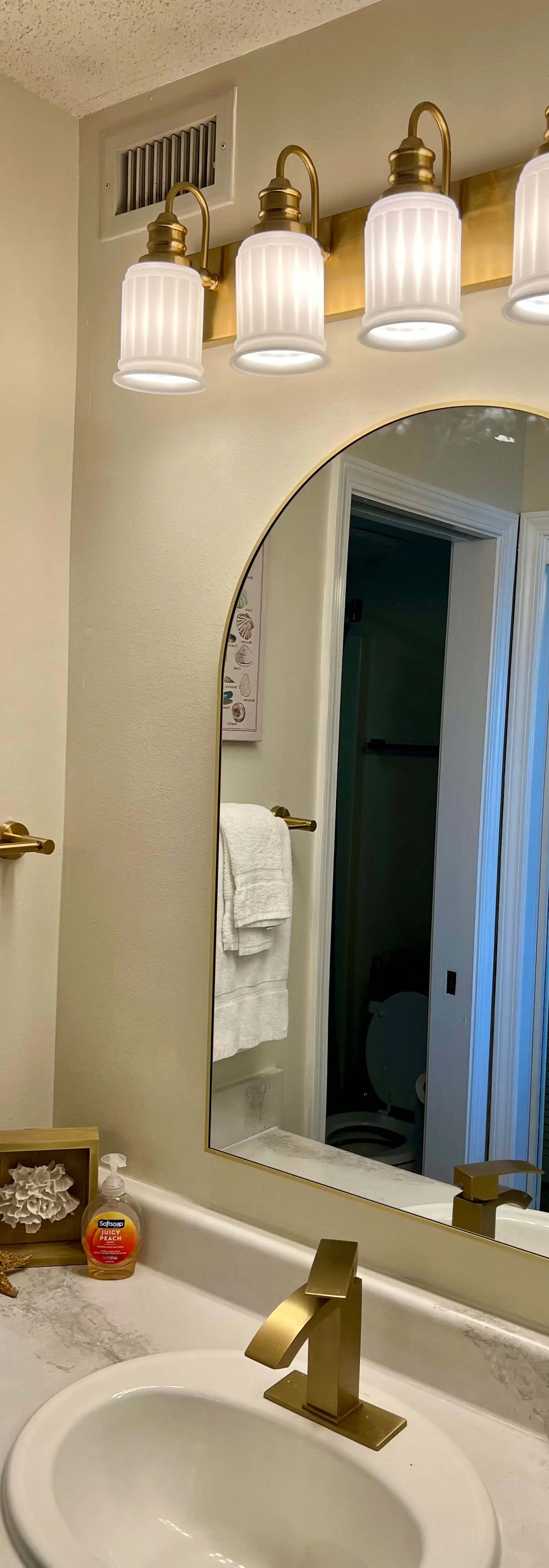 Waterview condo with shared pool, panoramic balcony views, and WIFI