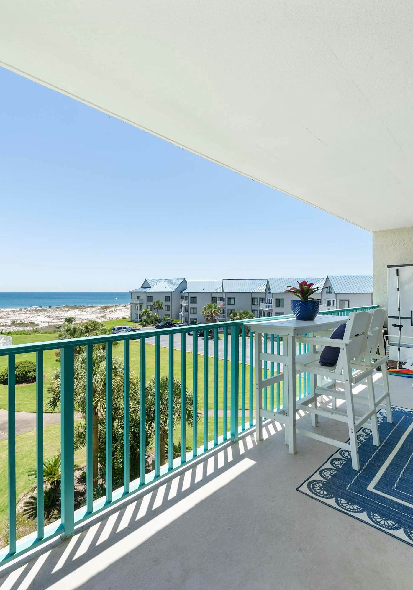 Waterview condo with shared pool, panoramic balcony views, and WIFI