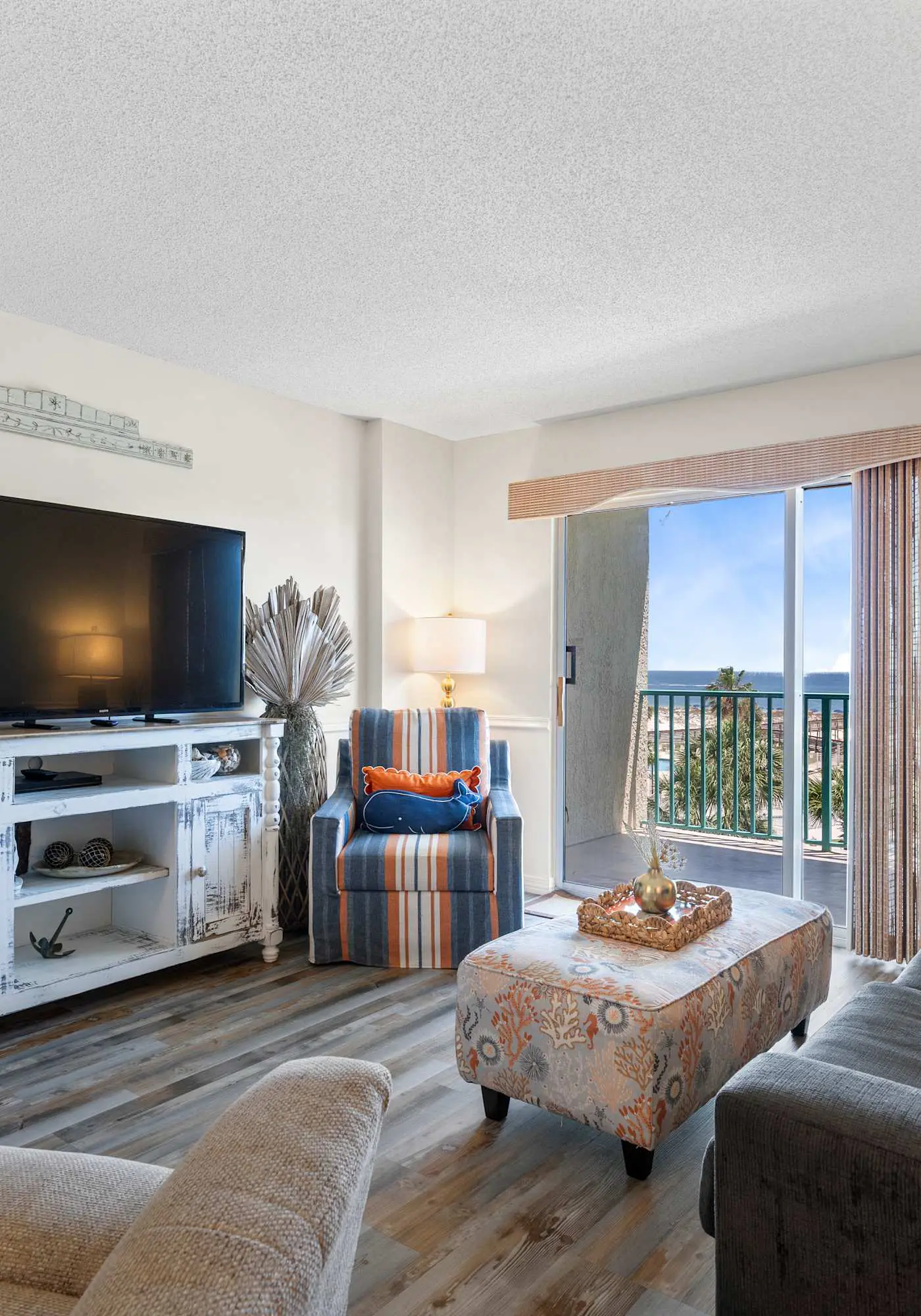 Waterview condo with shared pool, panoramic balcony views, and WIFI