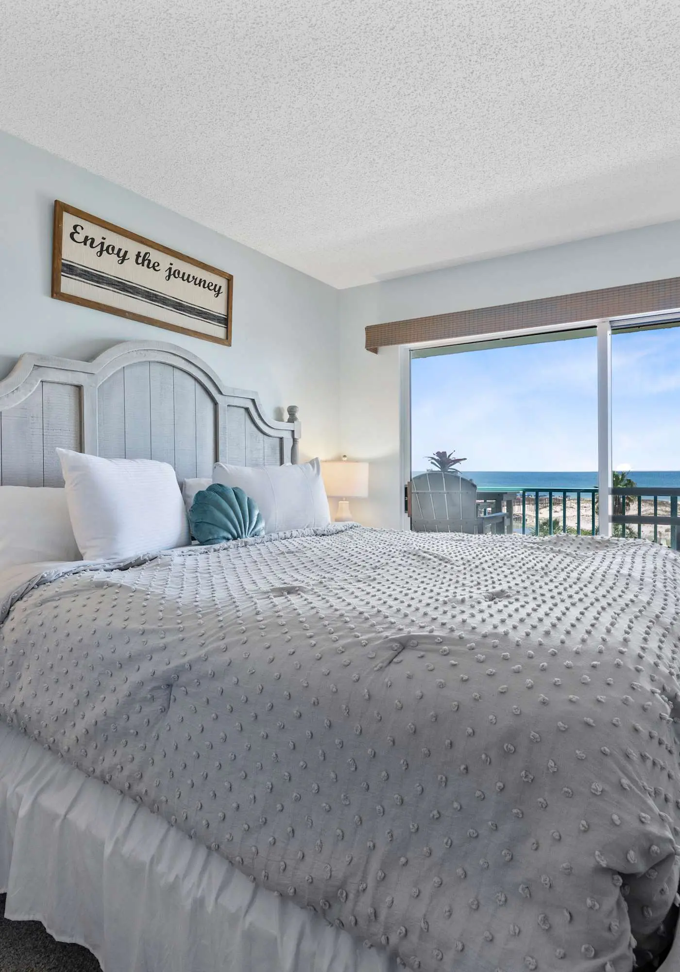 Waterview condo with shared pool, panoramic balcony views, and WIFI
