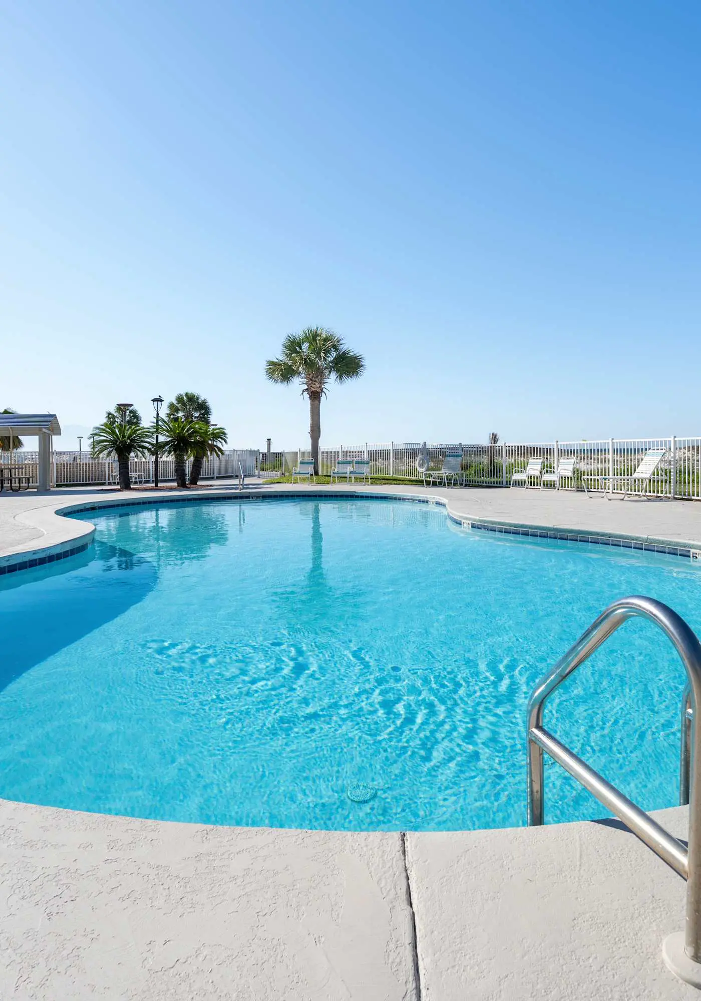 Waterview condo with shared pool, panoramic balcony views, and WIFI