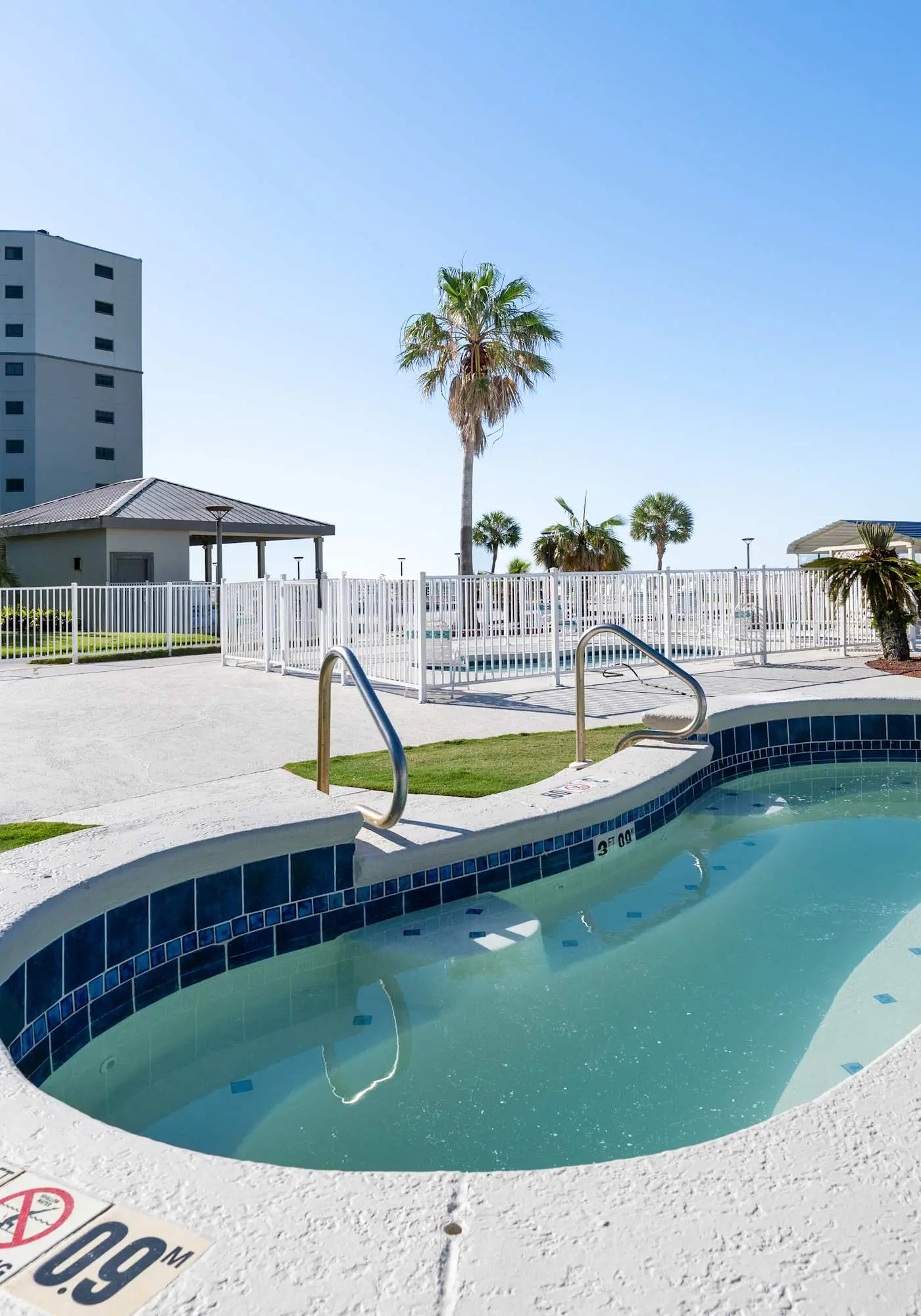 Waterview condo with shared pool, panoramic balcony views, and WIFI