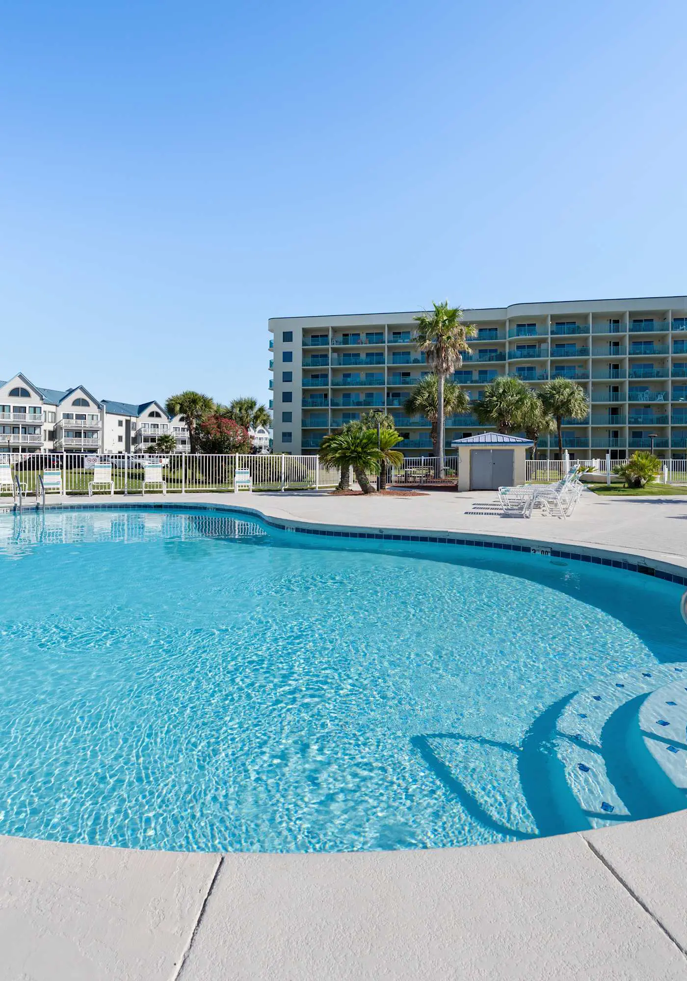 Waterview condo with shared pool, panoramic balcony views, and WIFI