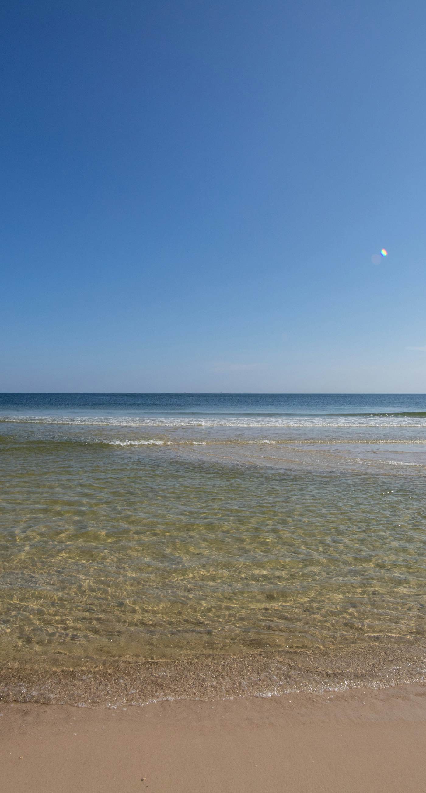 Updated Gulf front condo w/ shared pool, hot tub, and sauna, & beach access