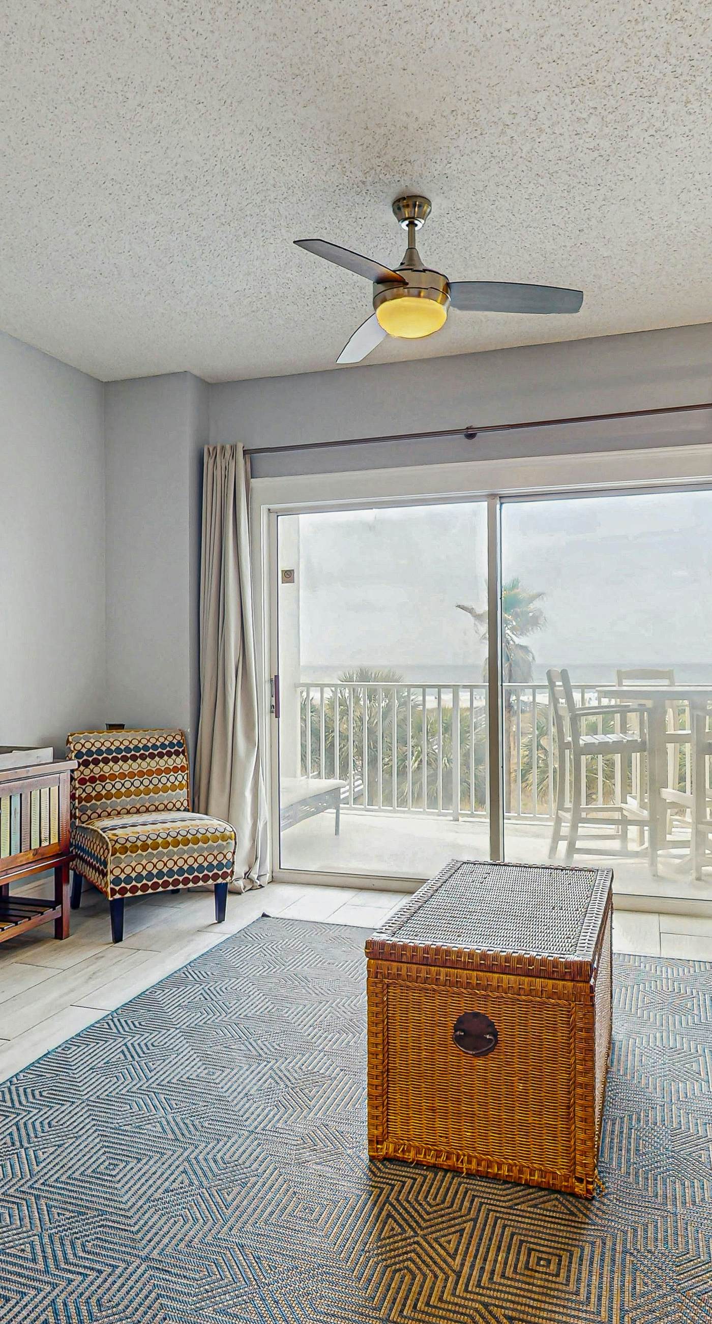 Updated Gulf front condo w/ shared pool, hot tub, and sauna, & beach access