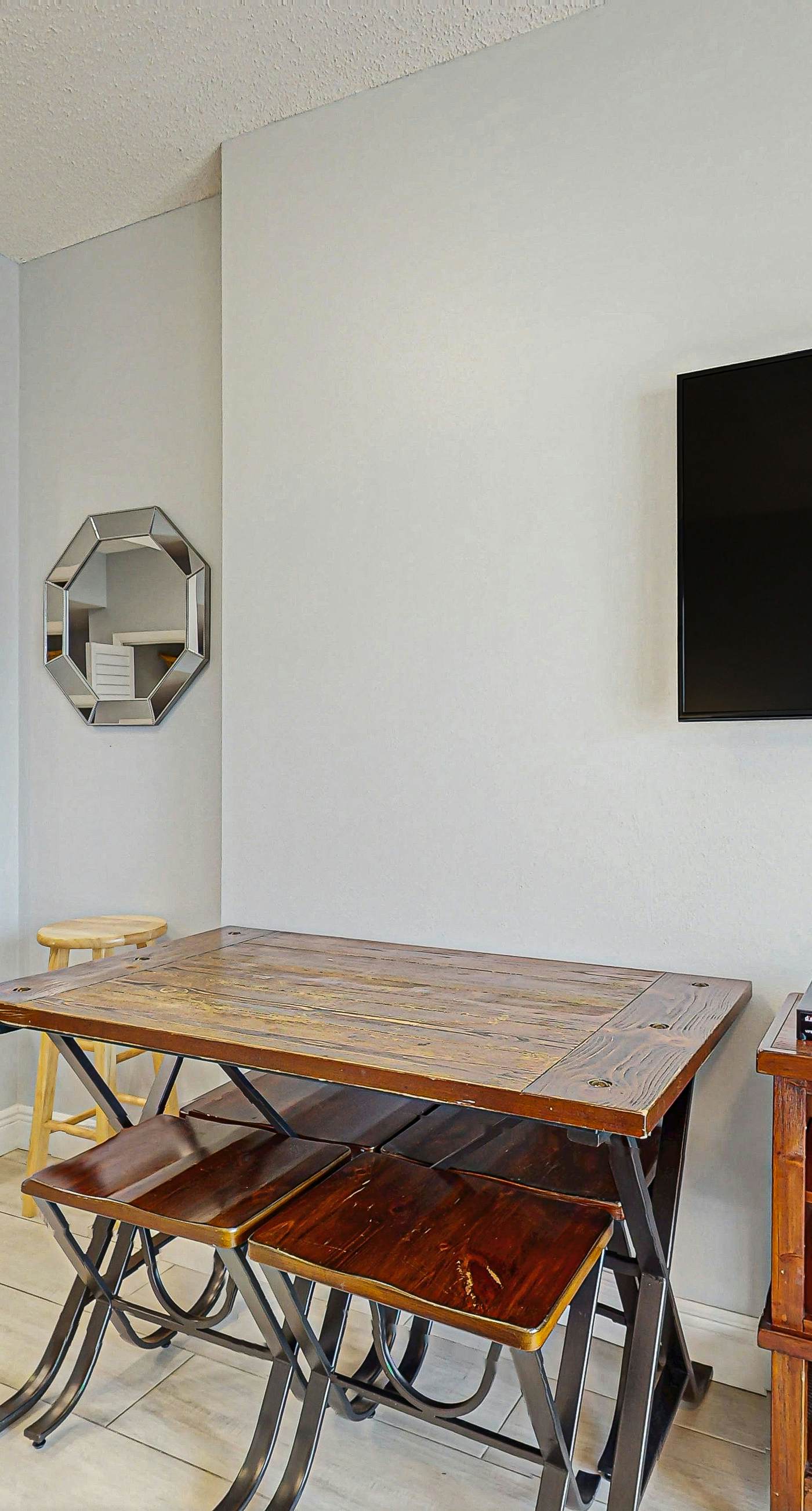 Updated Gulf front condo w/ shared pool, hot tub, and sauna, & beach access