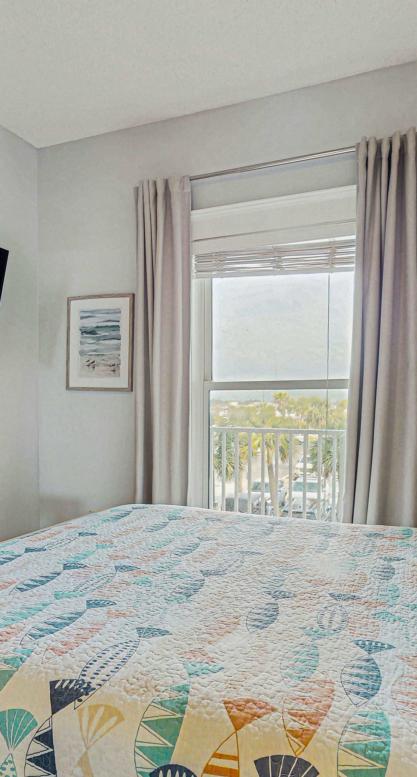 Updated Gulf front condo w/ shared pool, hot tub, and sauna, & beach access