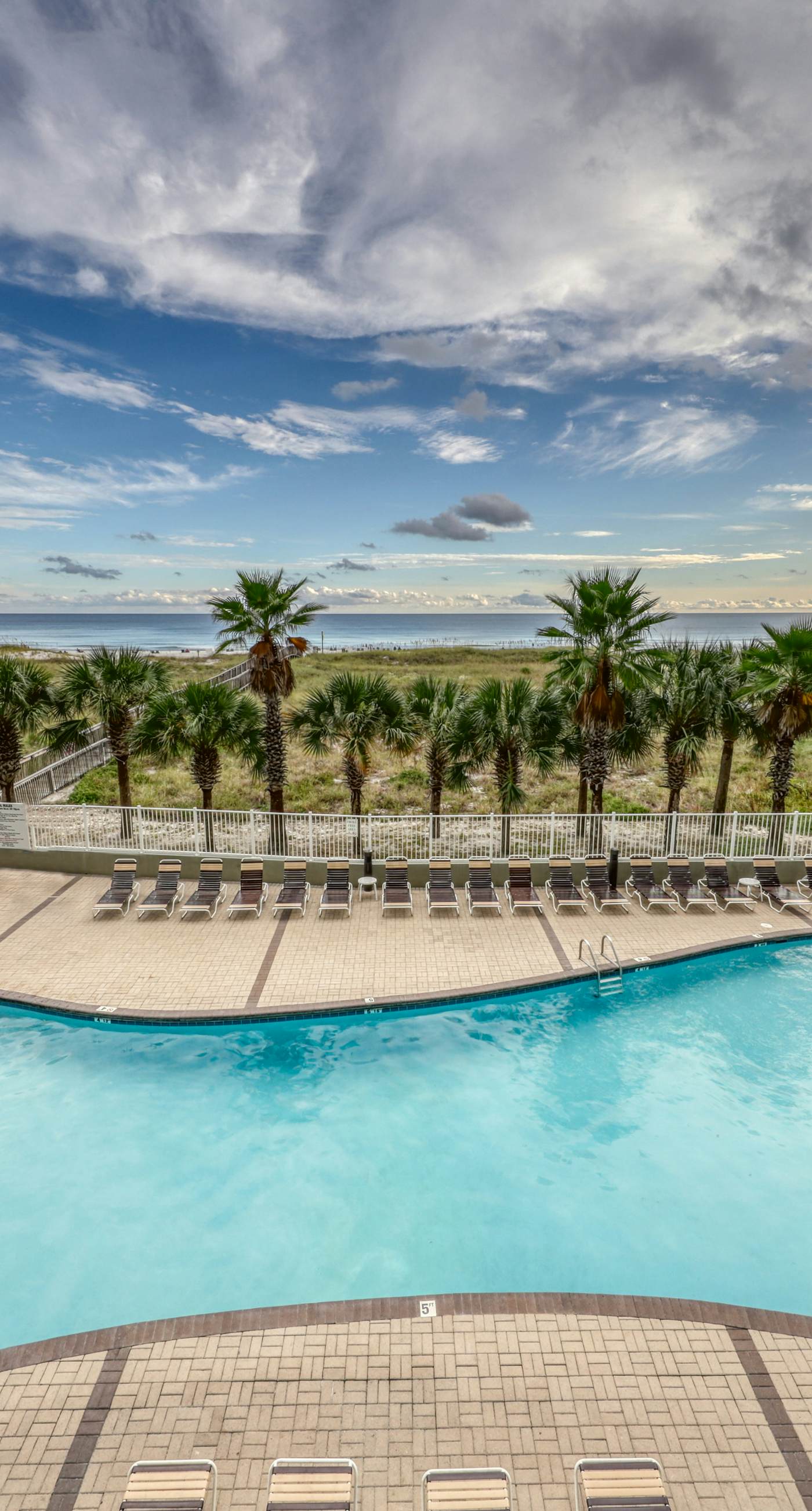 Updated Gulf front condo w/ shared pool, hot tub, and sauna, & beach access