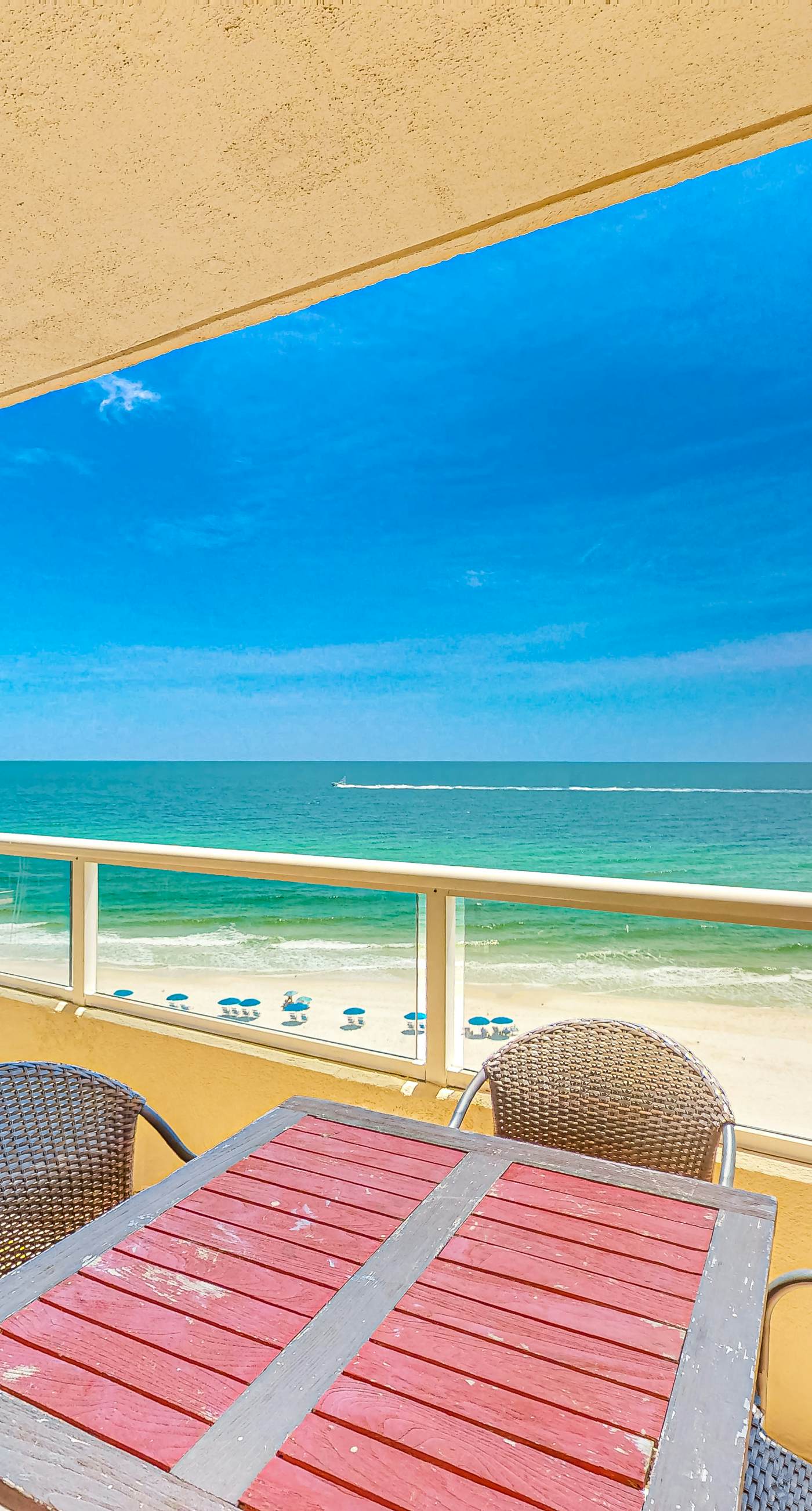 Beachfront condo with Gulf view, indoor/outdoor pools