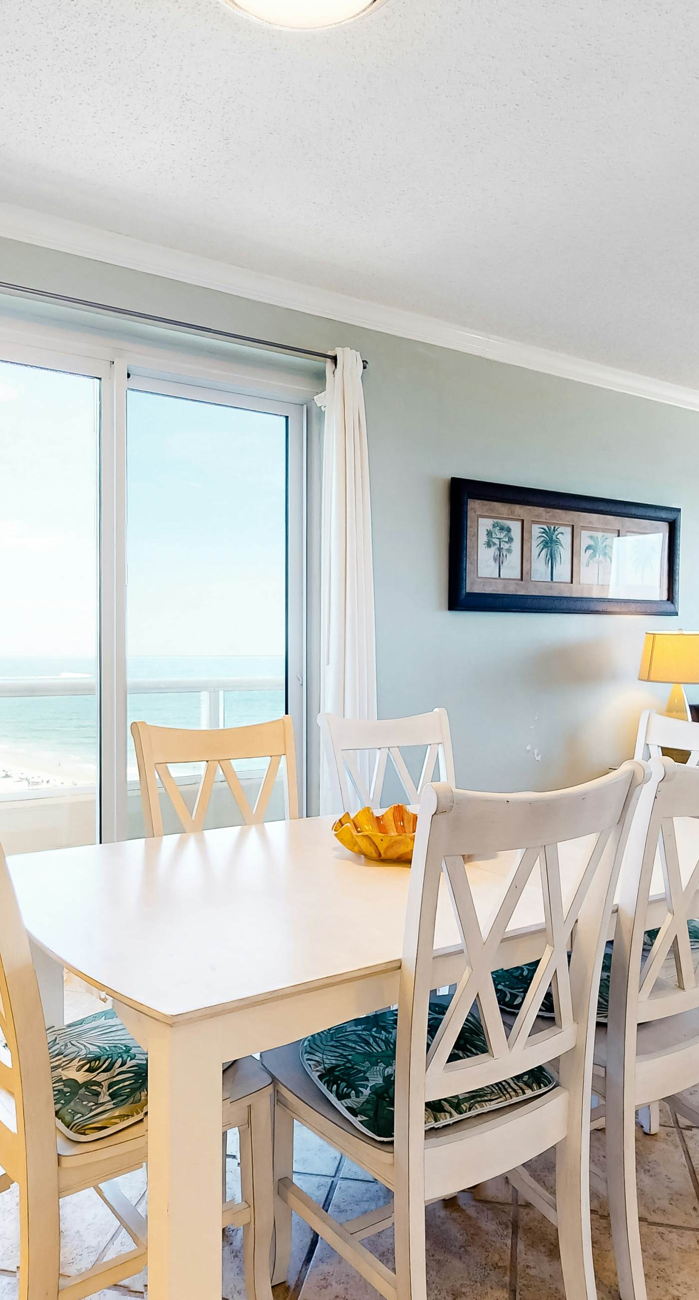 Beachfront condo with Gulf view, indoor/outdoor pools