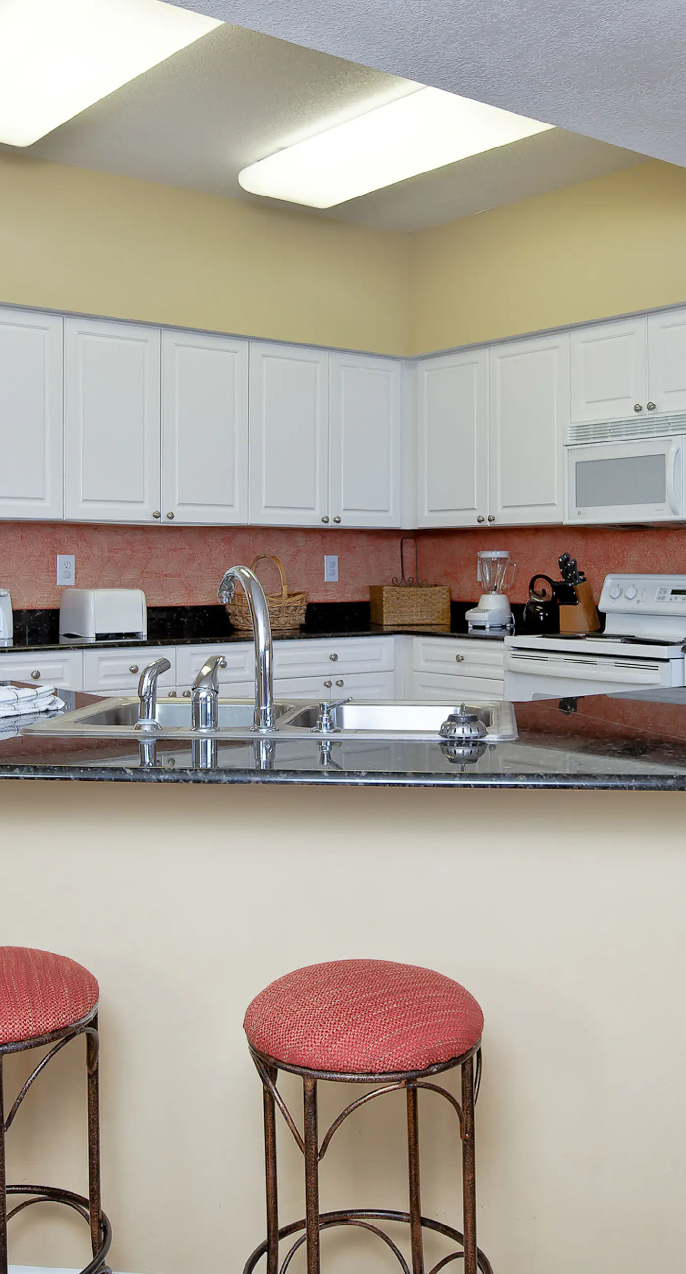 Family-friendly, Gulf-front condo with private balcony and resort style pools, sauna and gym