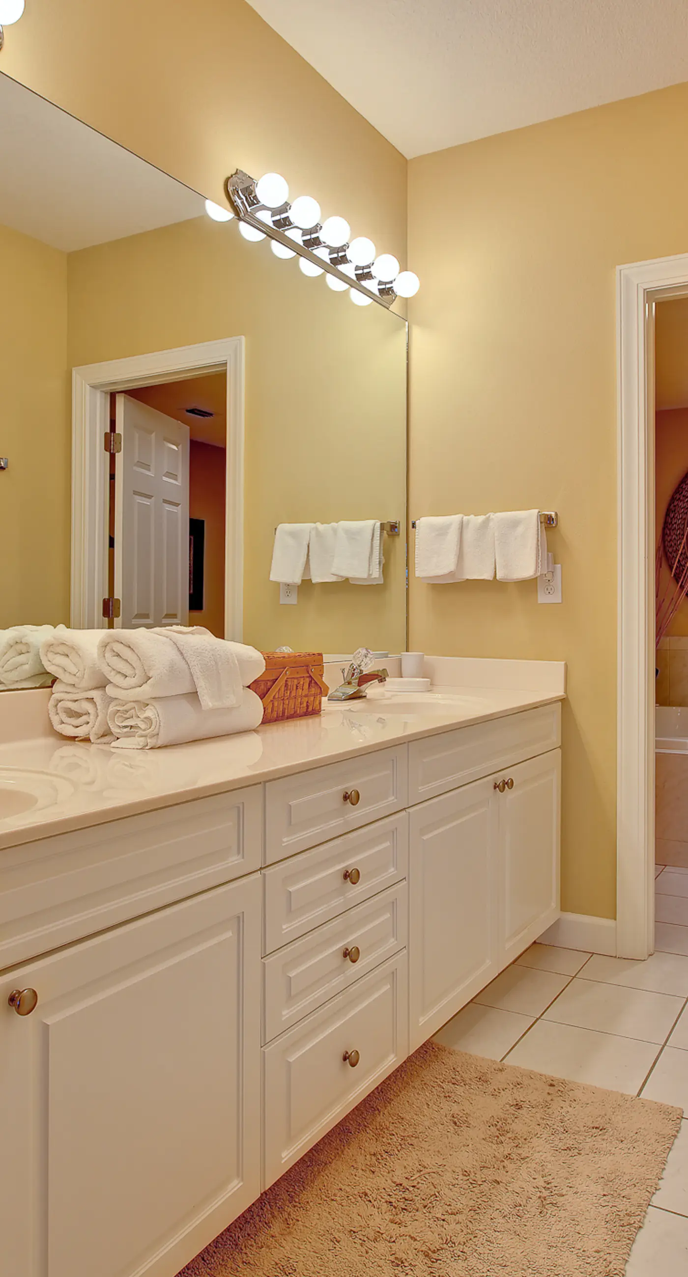 Family-friendly, Gulf-front condo with private balcony and resort style pools, sauna and gym